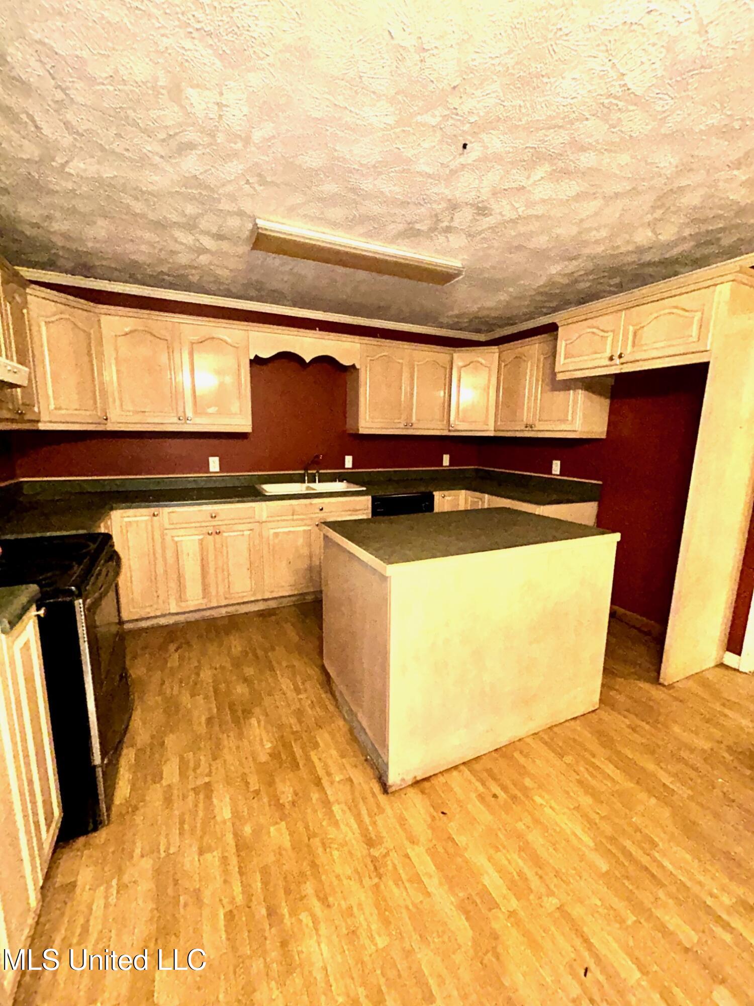 606 E Jackson Road Property Photo 25