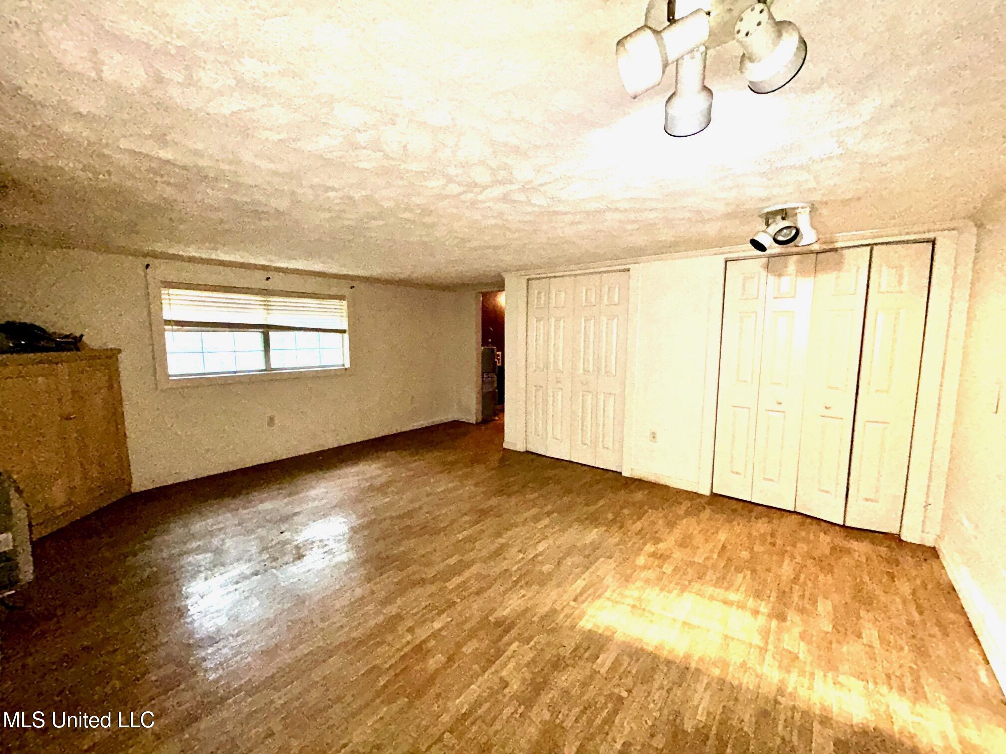 606 E Jackson Road Property Photo 27