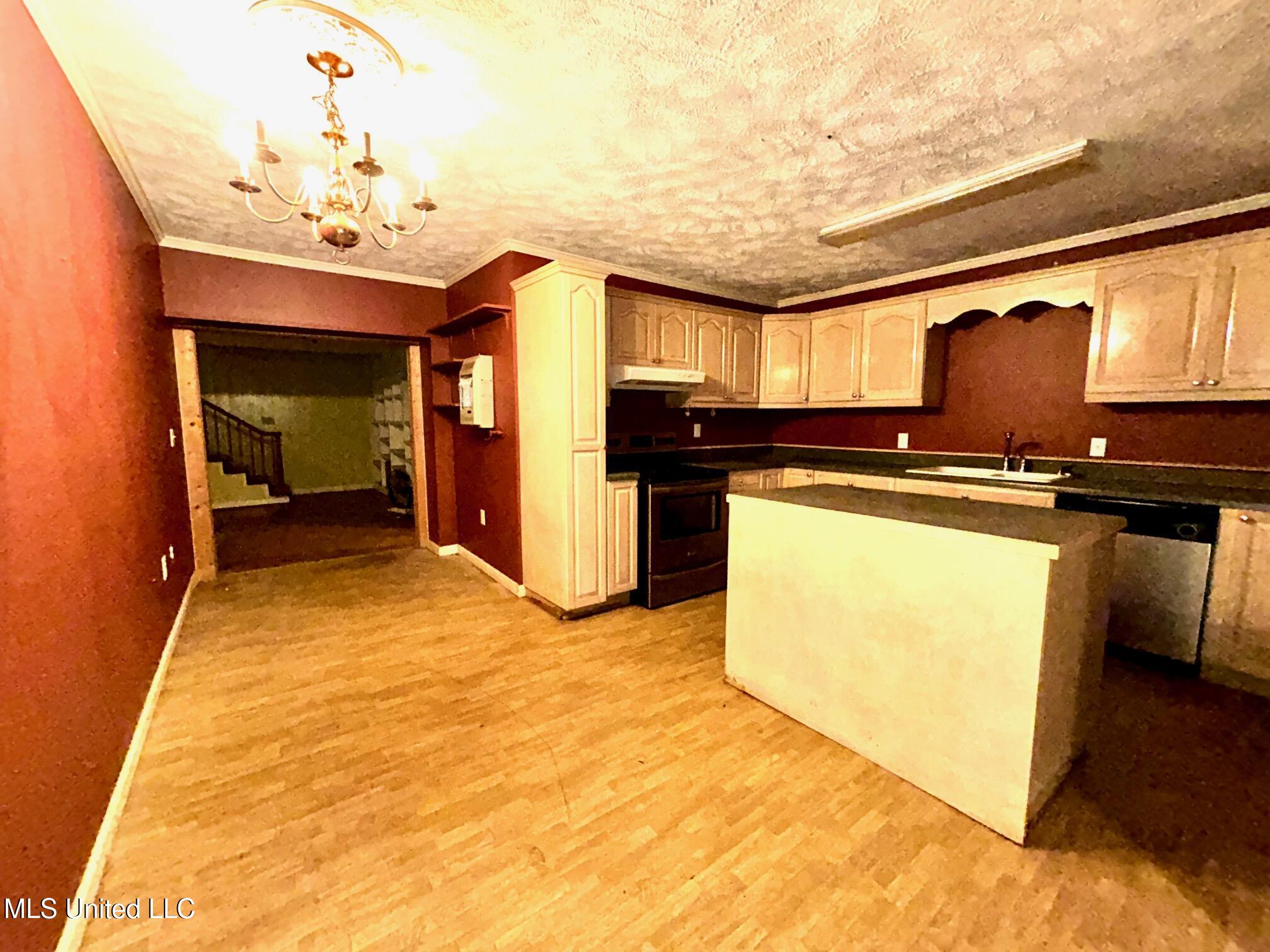 606 E Jackson Road Property Photo 30