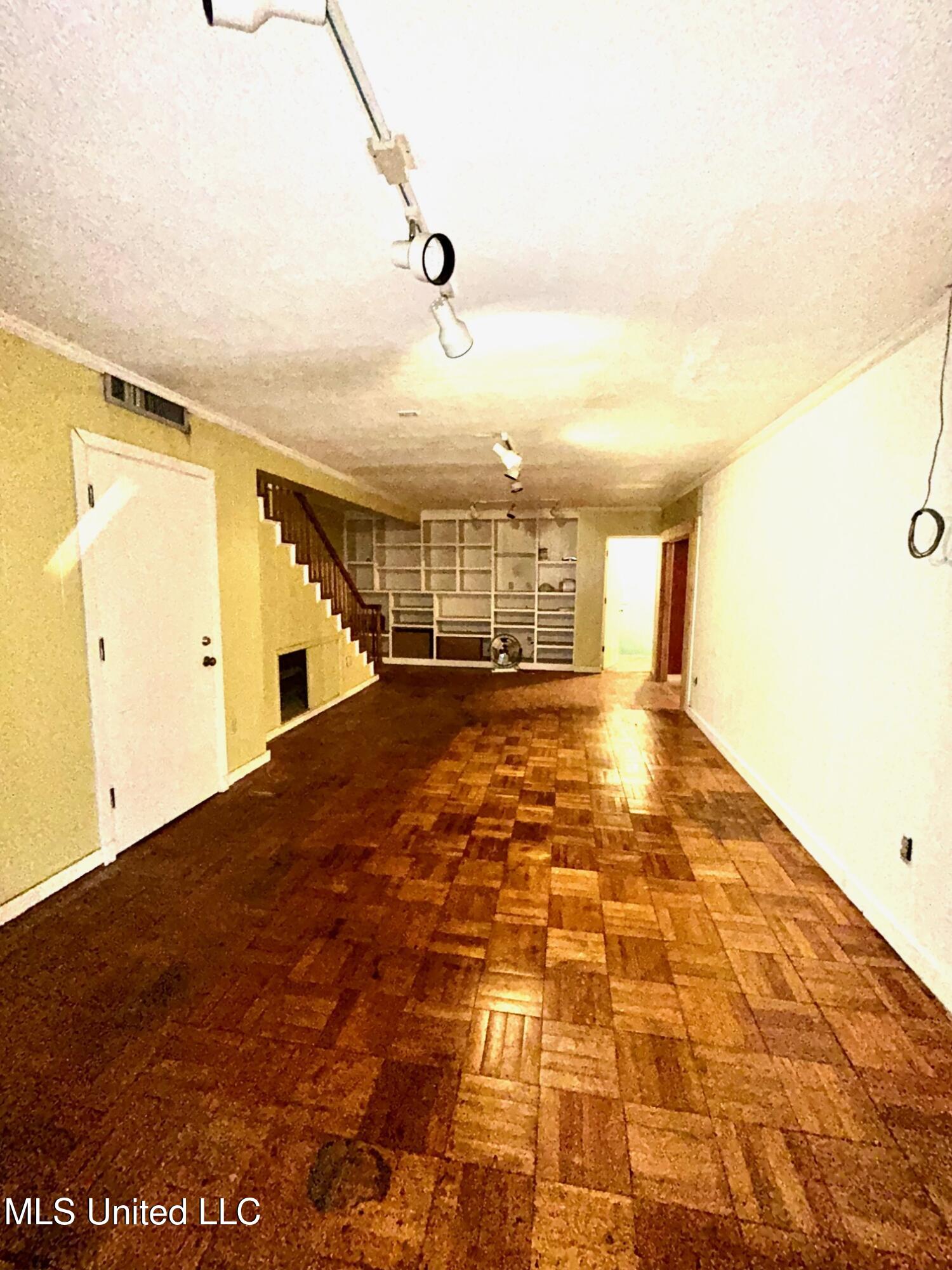 606 E Jackson Road Property Photo 31