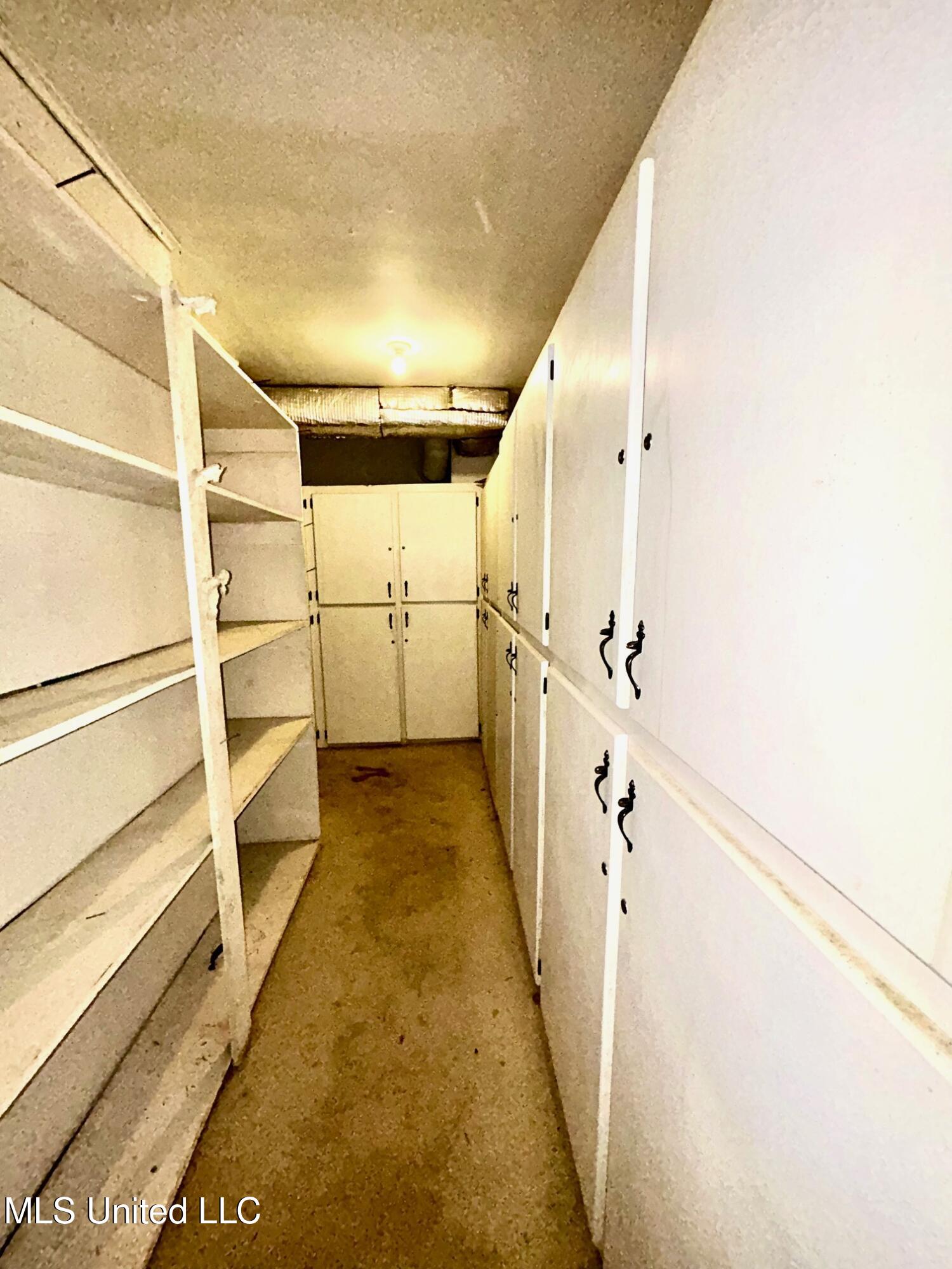 606 E Jackson Road Property Photo 32