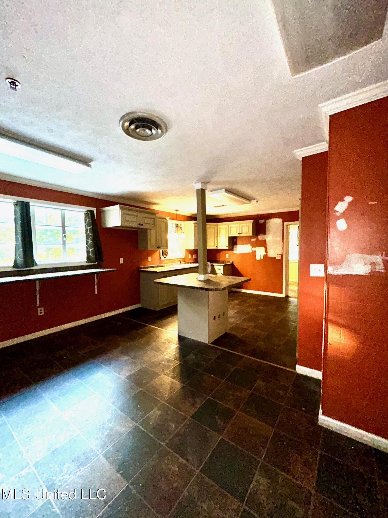 606 E Jackson Road Property Photo 34