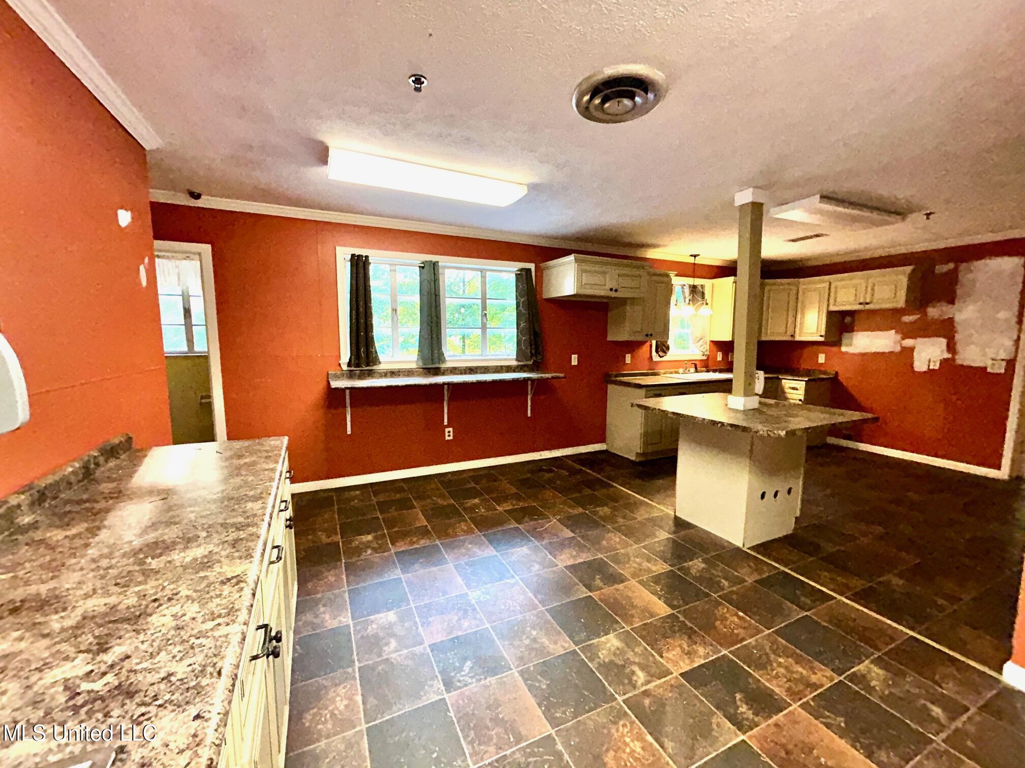606 E Jackson Road Property Photo 35