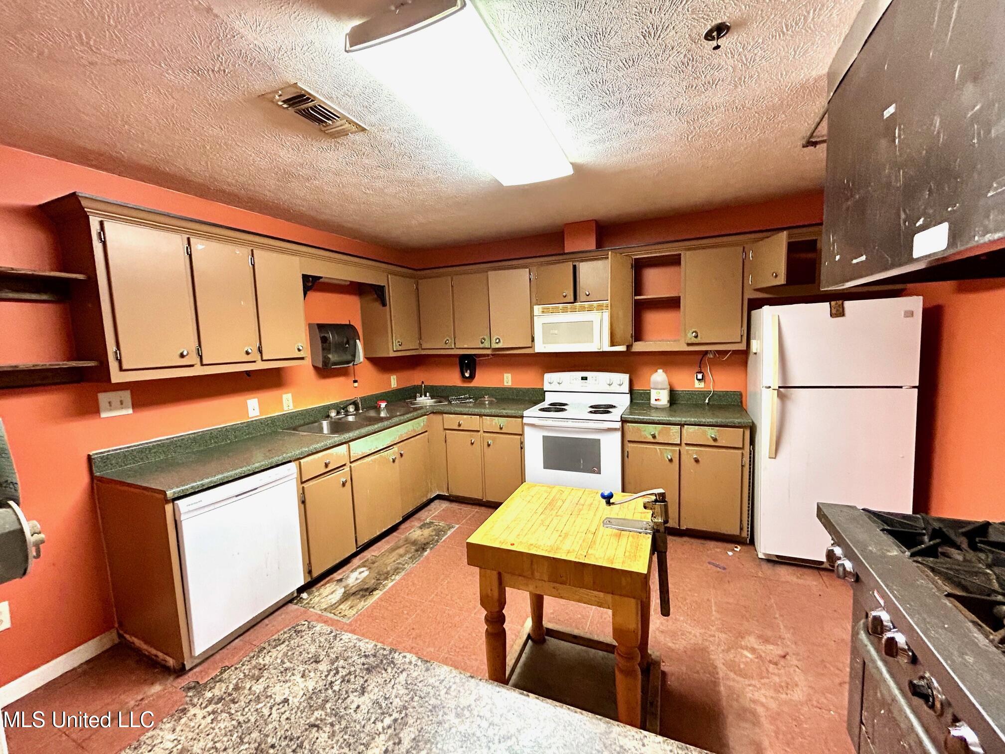 606 E Jackson Road Property Photo 46