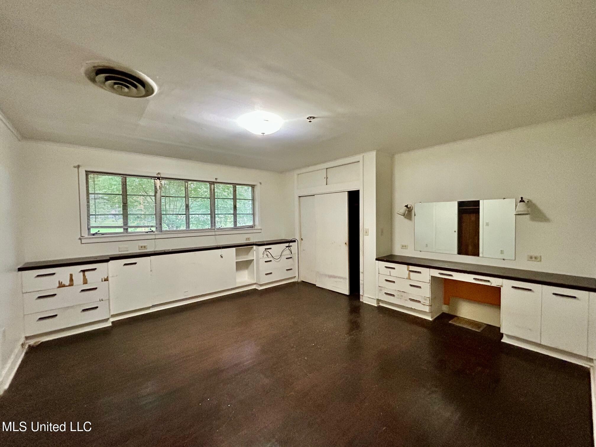 606 E Jackson Road Property Photo 54