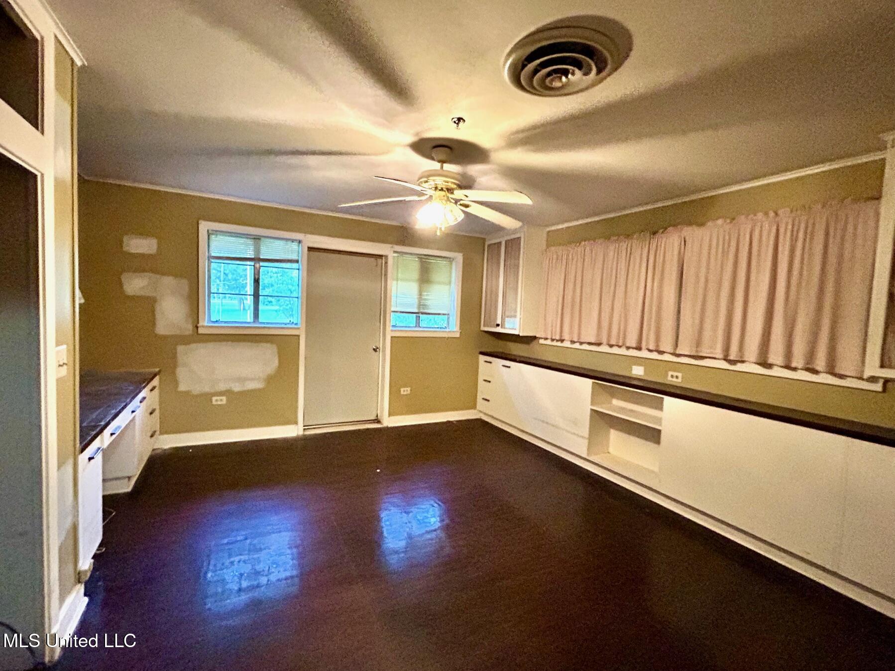 606 E Jackson Road Property Photo 55