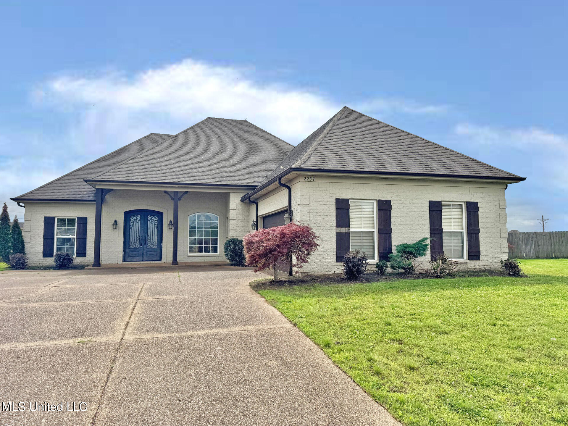 2237 Redbud Cove Property Photo 1