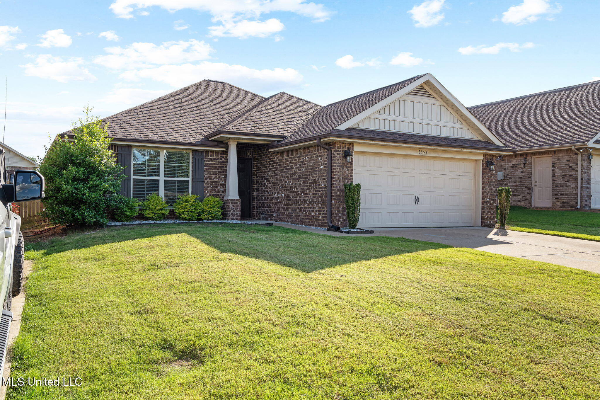 8853 Arendale Drive Property Photo 1