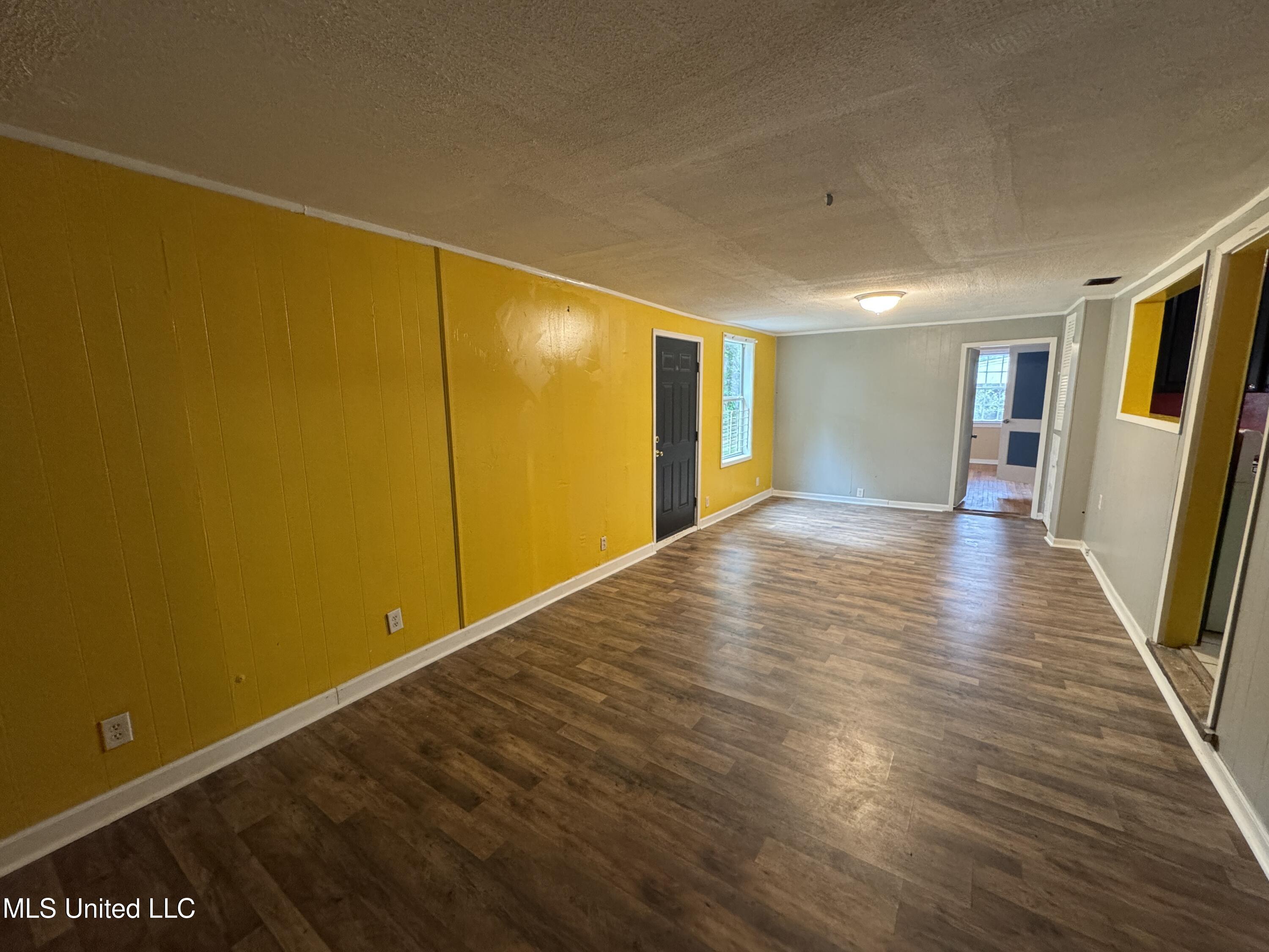 3258 Meadow Lane Property Photo 3