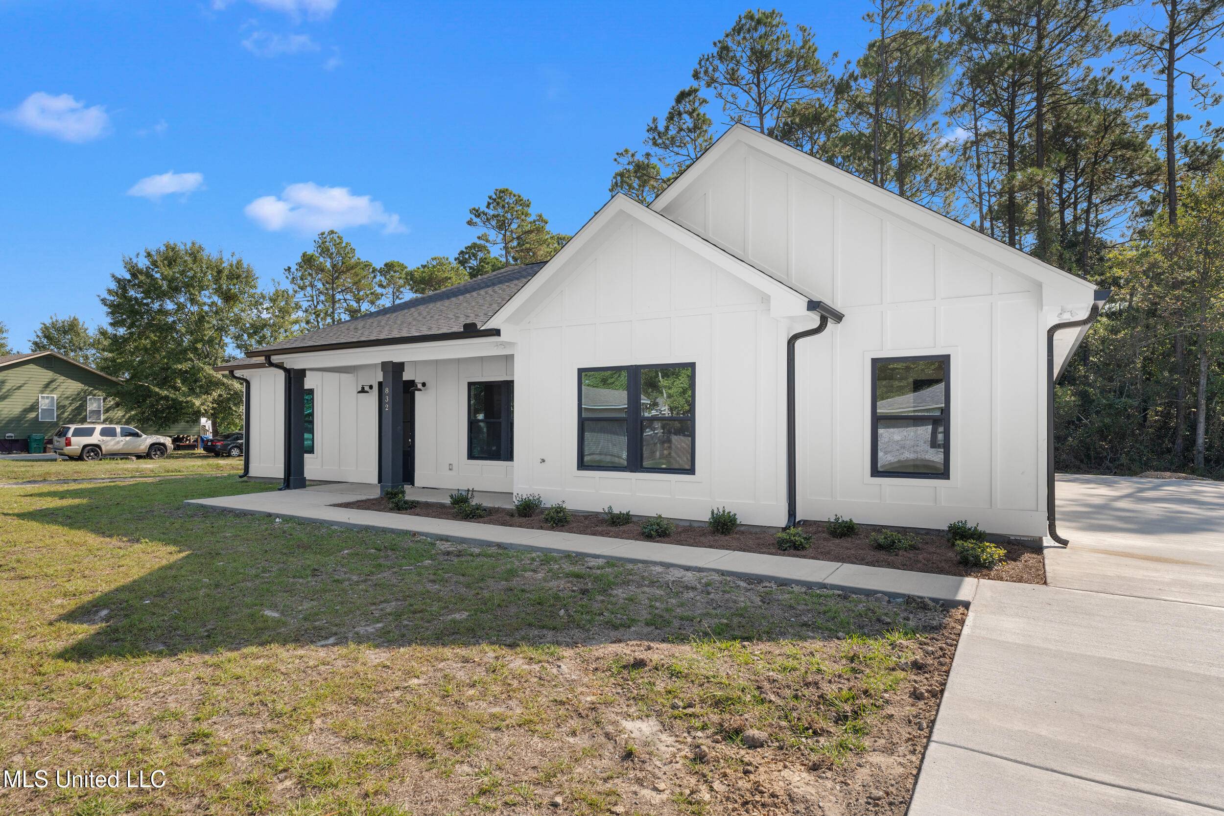 832 Combel Street Property Photo 3