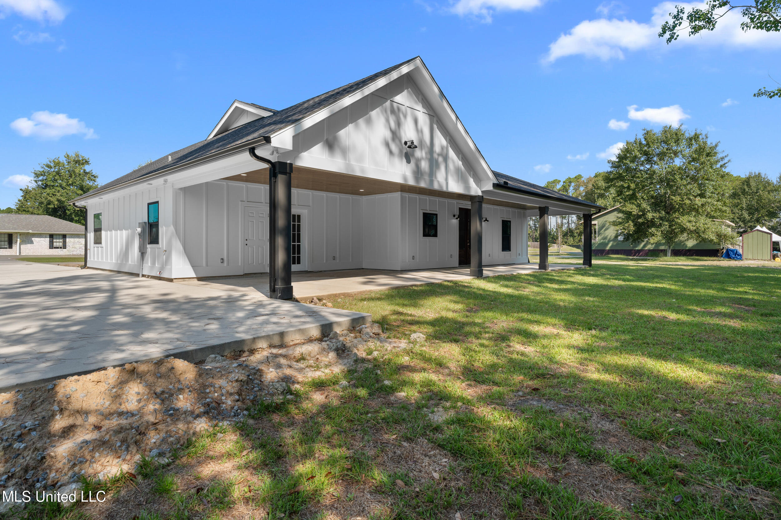 832 Combel Street Property Photo 5