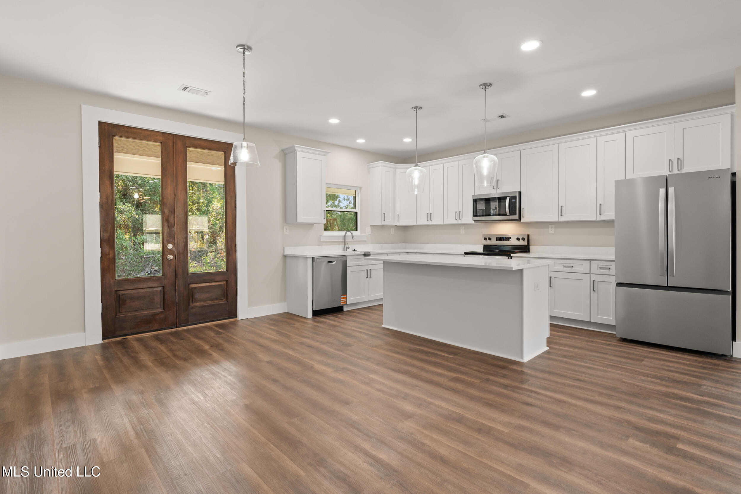 832 Combel Street Property Photo 11