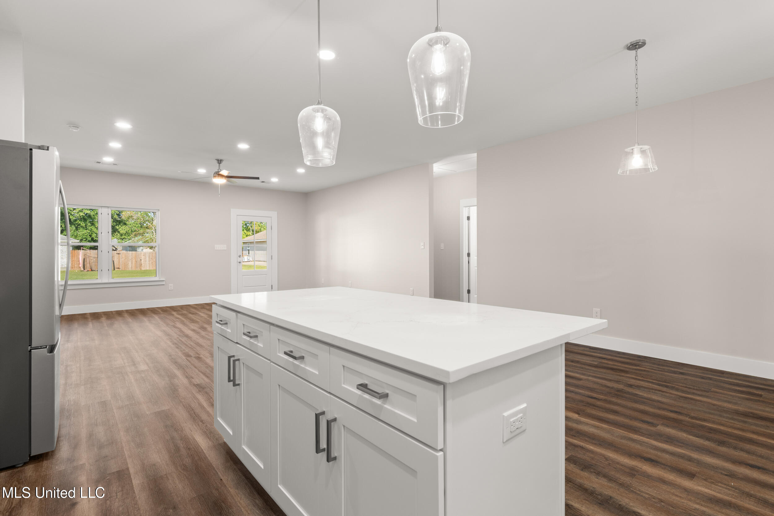 832 Combel Street Property Photo 15