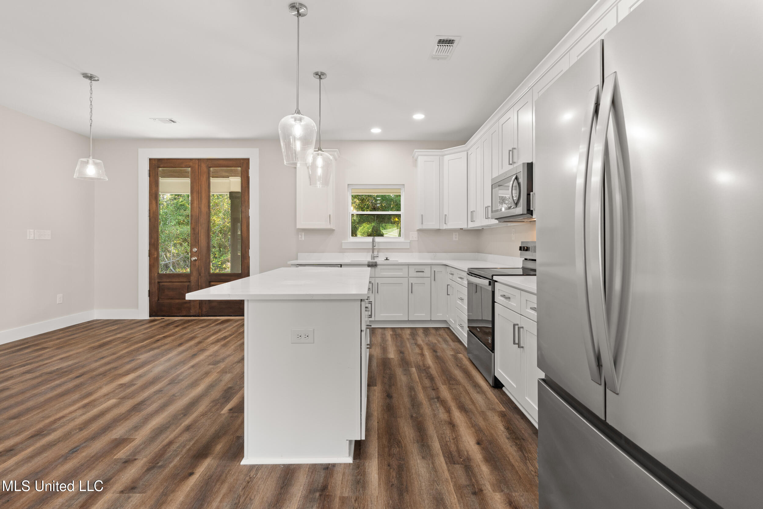 832 Combel Street Property Photo 17