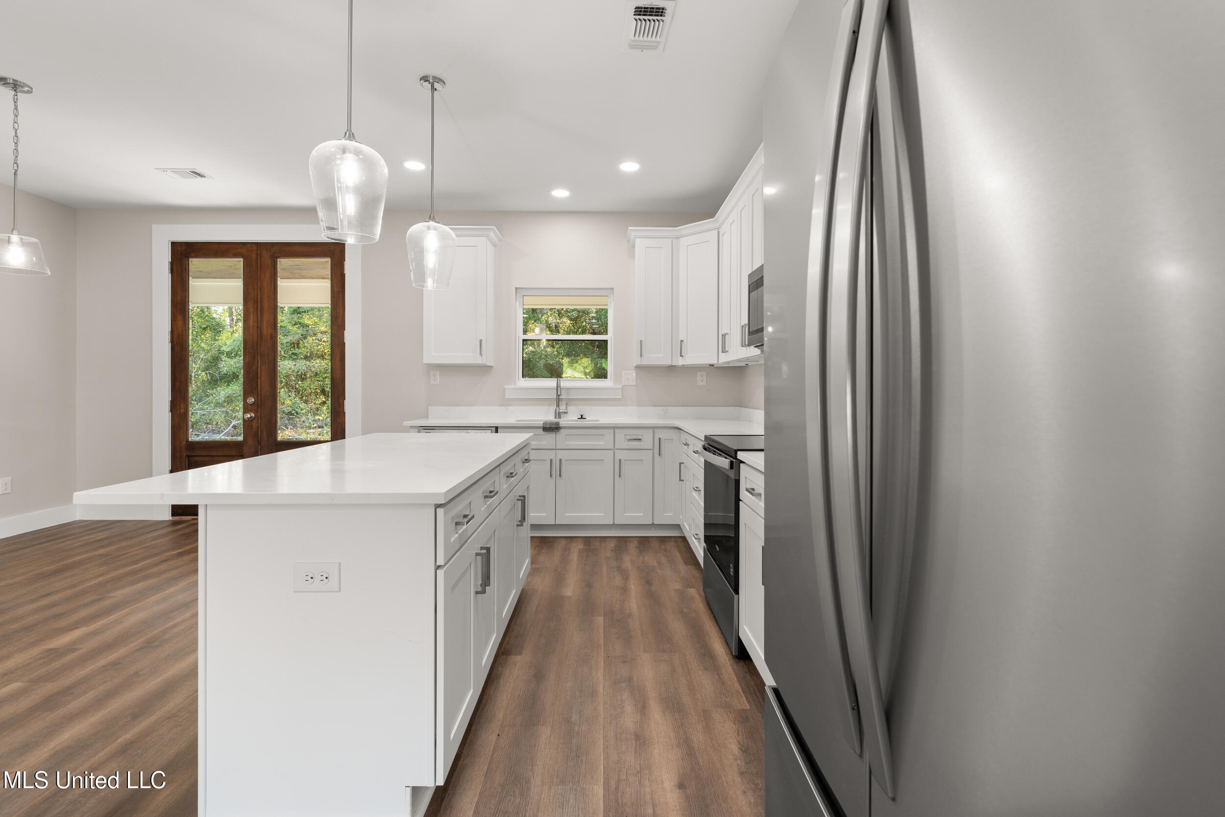 832 Combel Street Property Photo 18