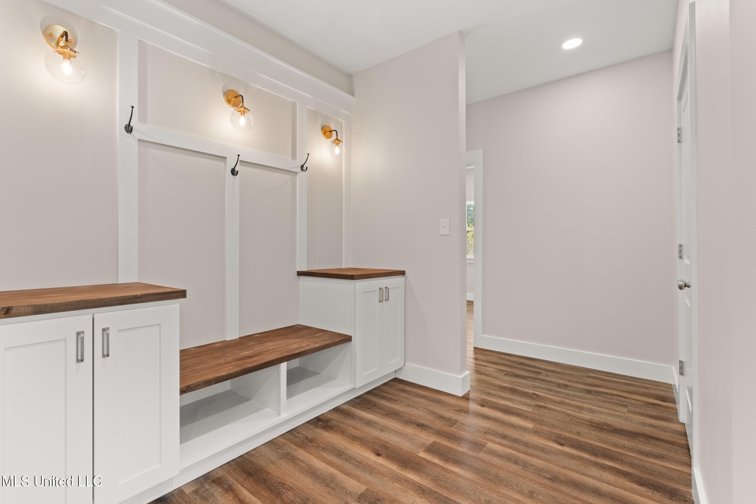 832 Combel Street Property Photo 19