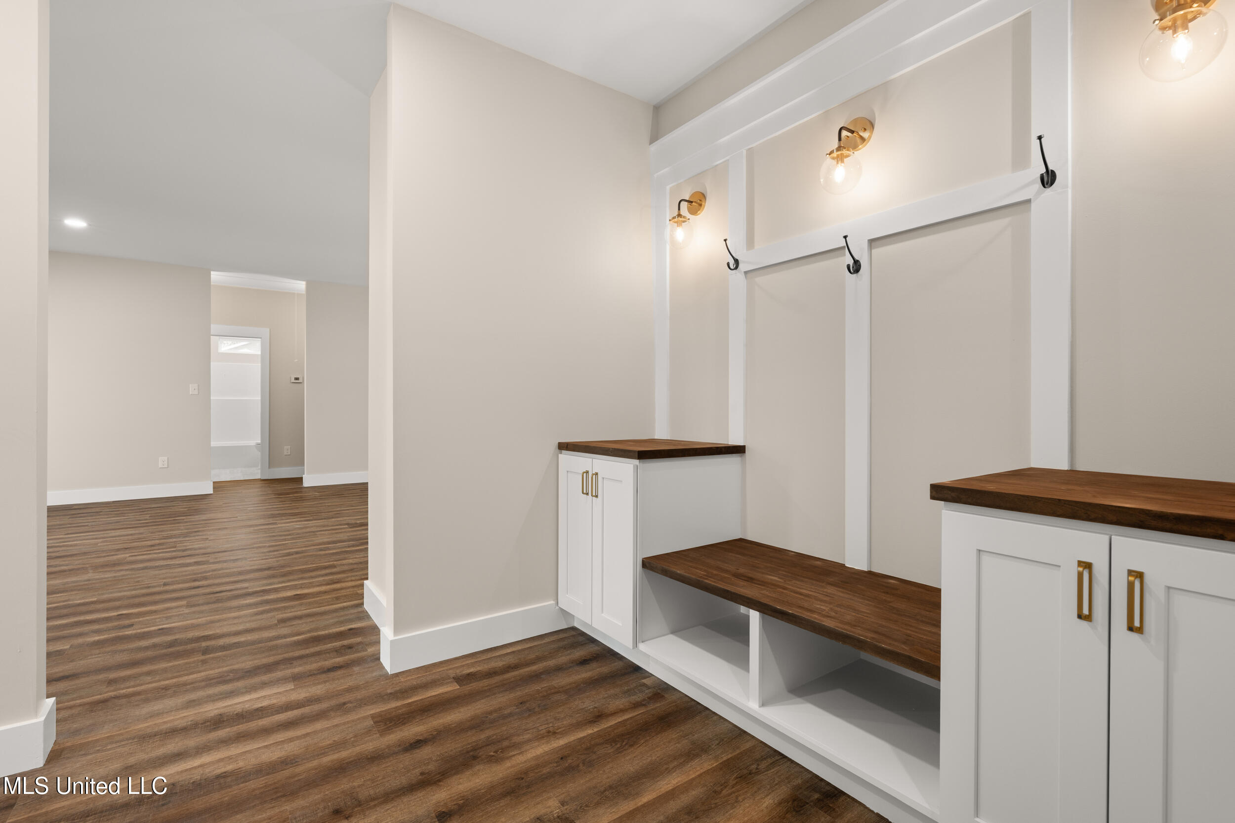 832 Combel Street Property Photo 20