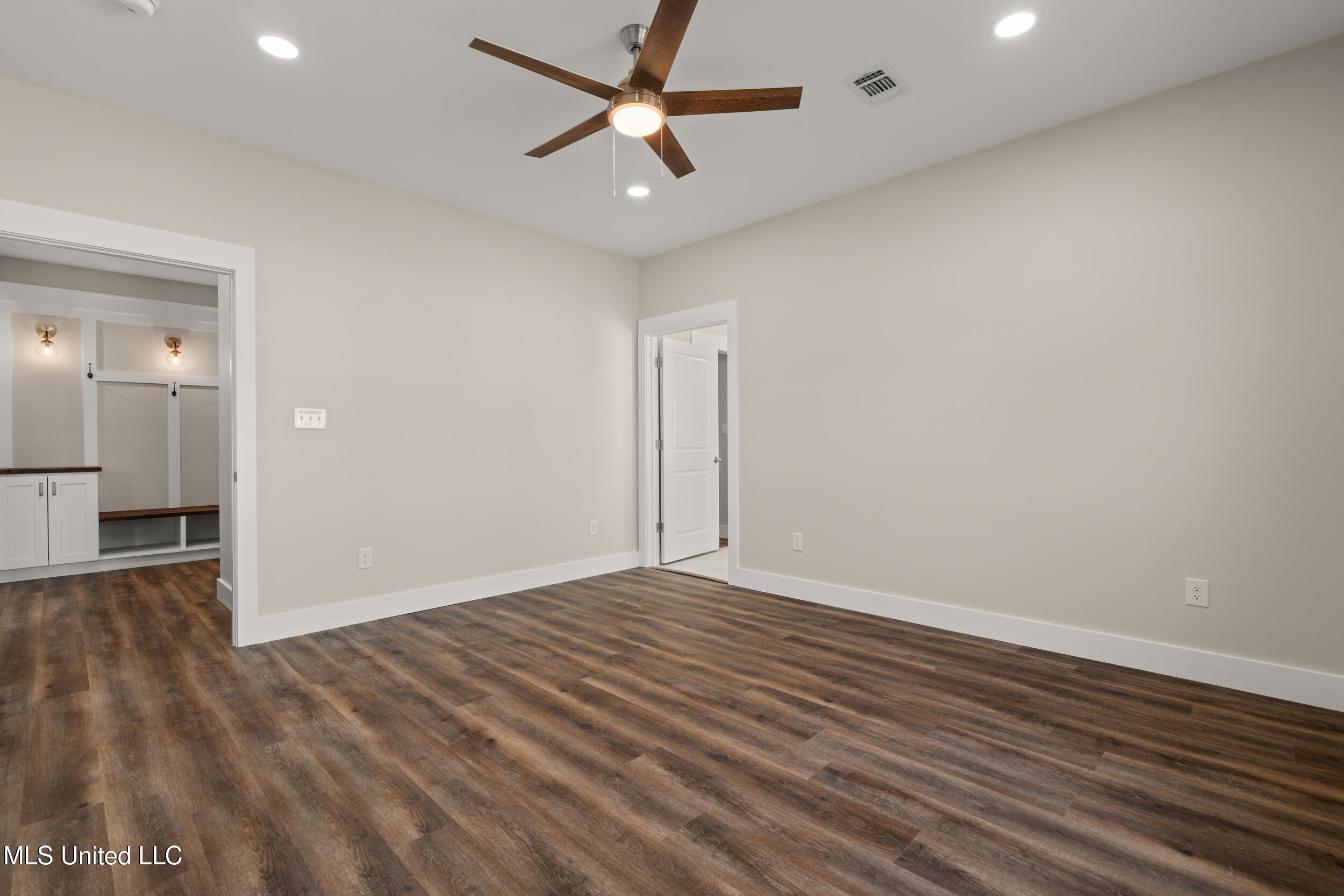 832 Combel Street Property Photo 21