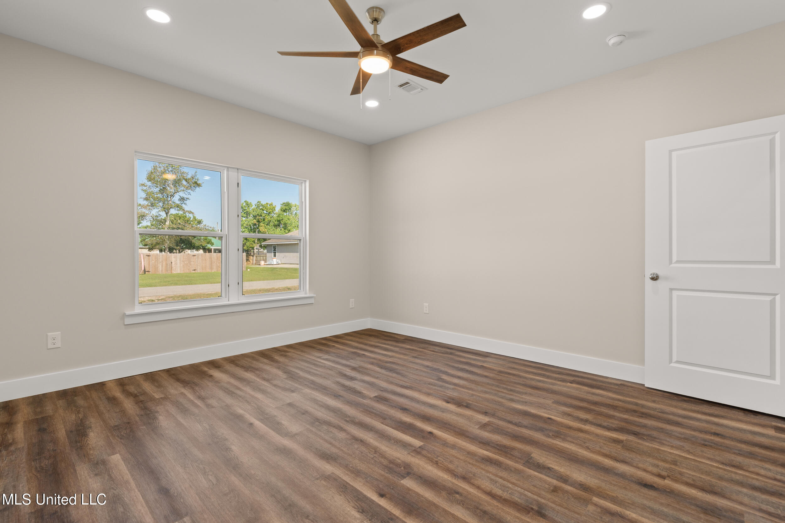 832 Combel Street Property Photo 22