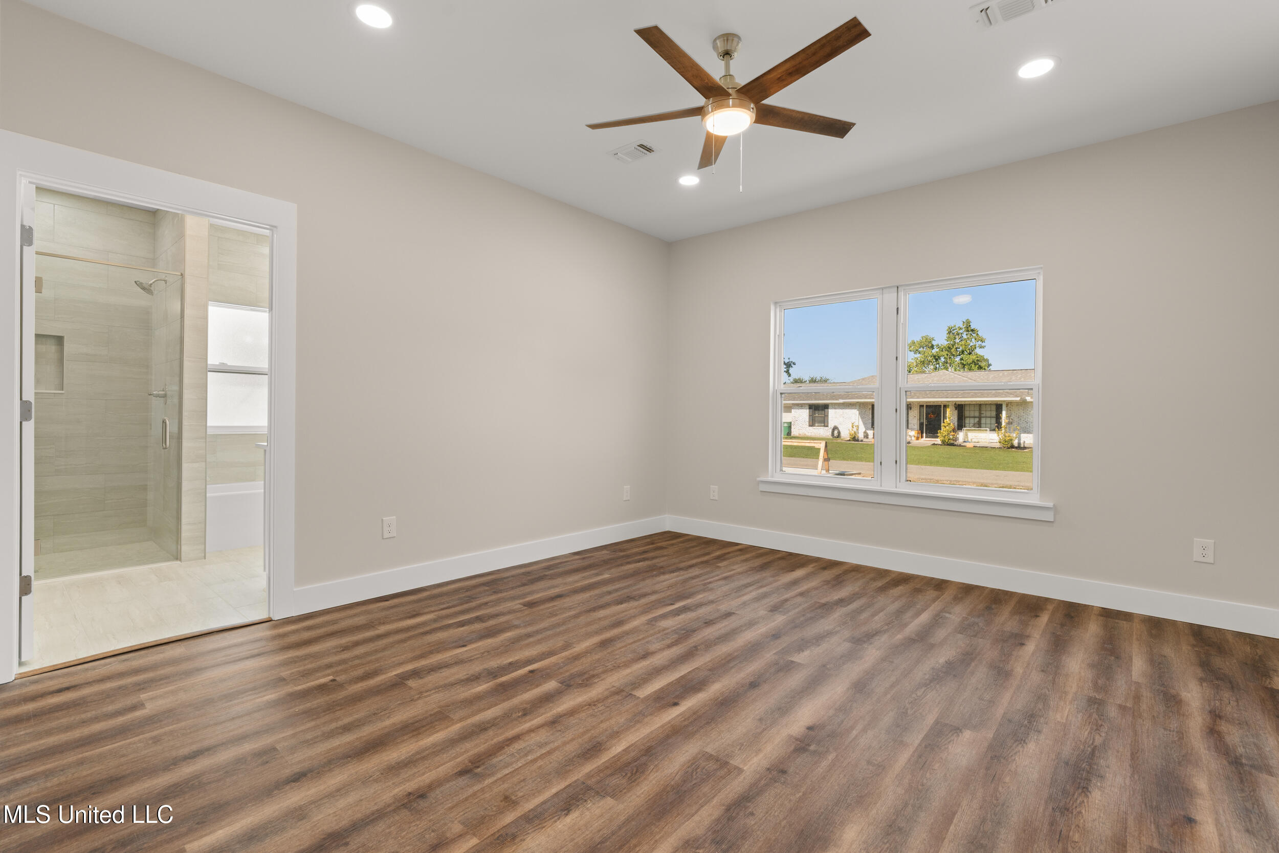 832 Combel Street Property Photo 23