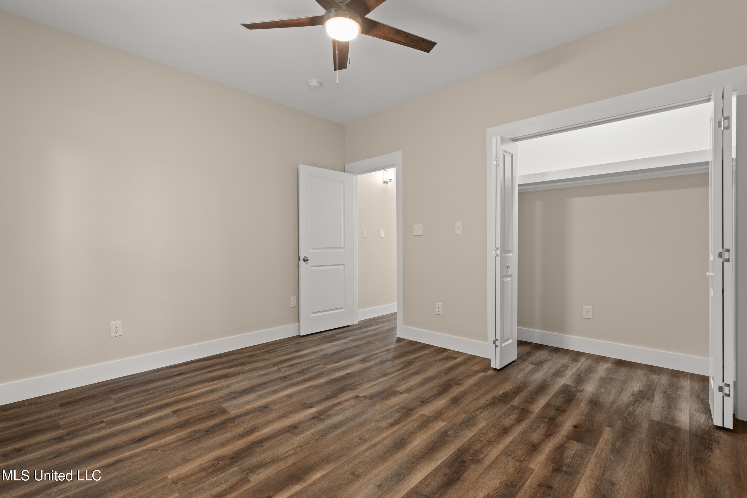 832 Combel Street Property Photo 35