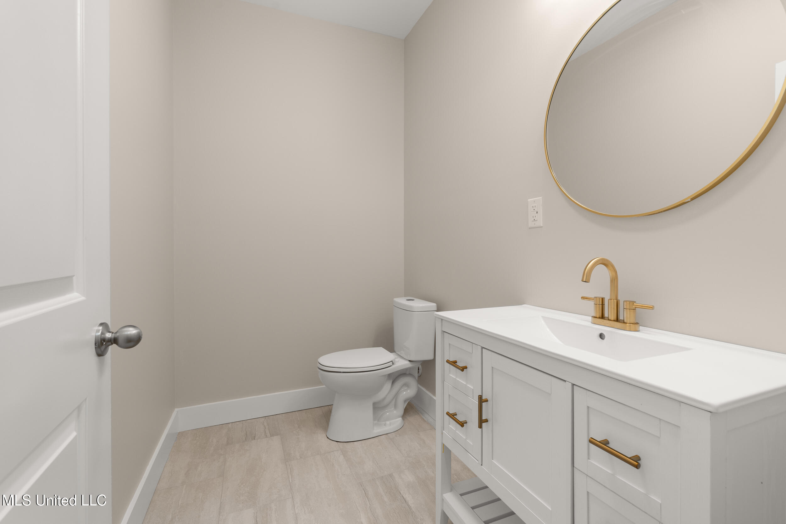 832 Combel Street Property Photo 40