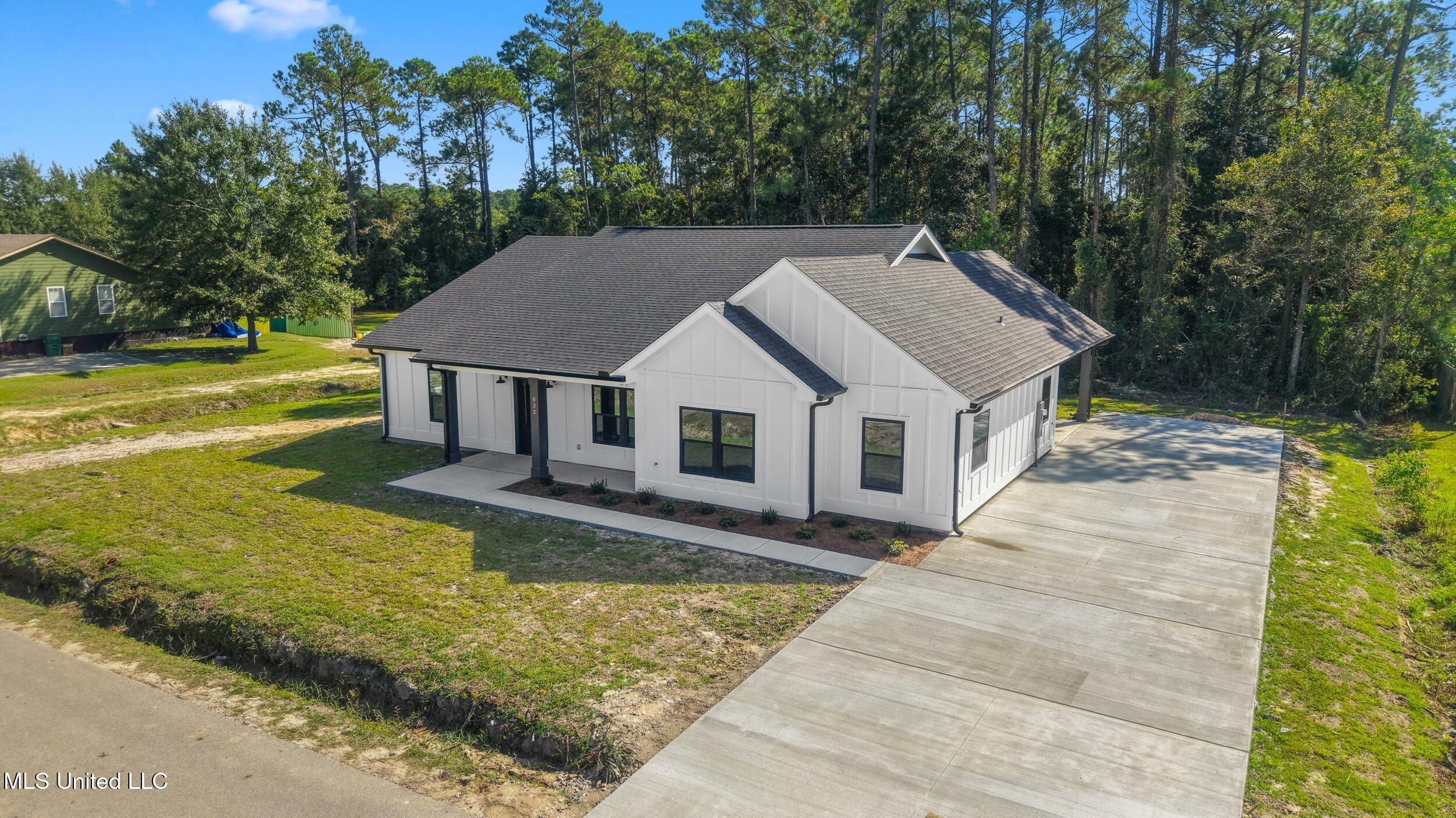 832 Combel Street Property Photo 42