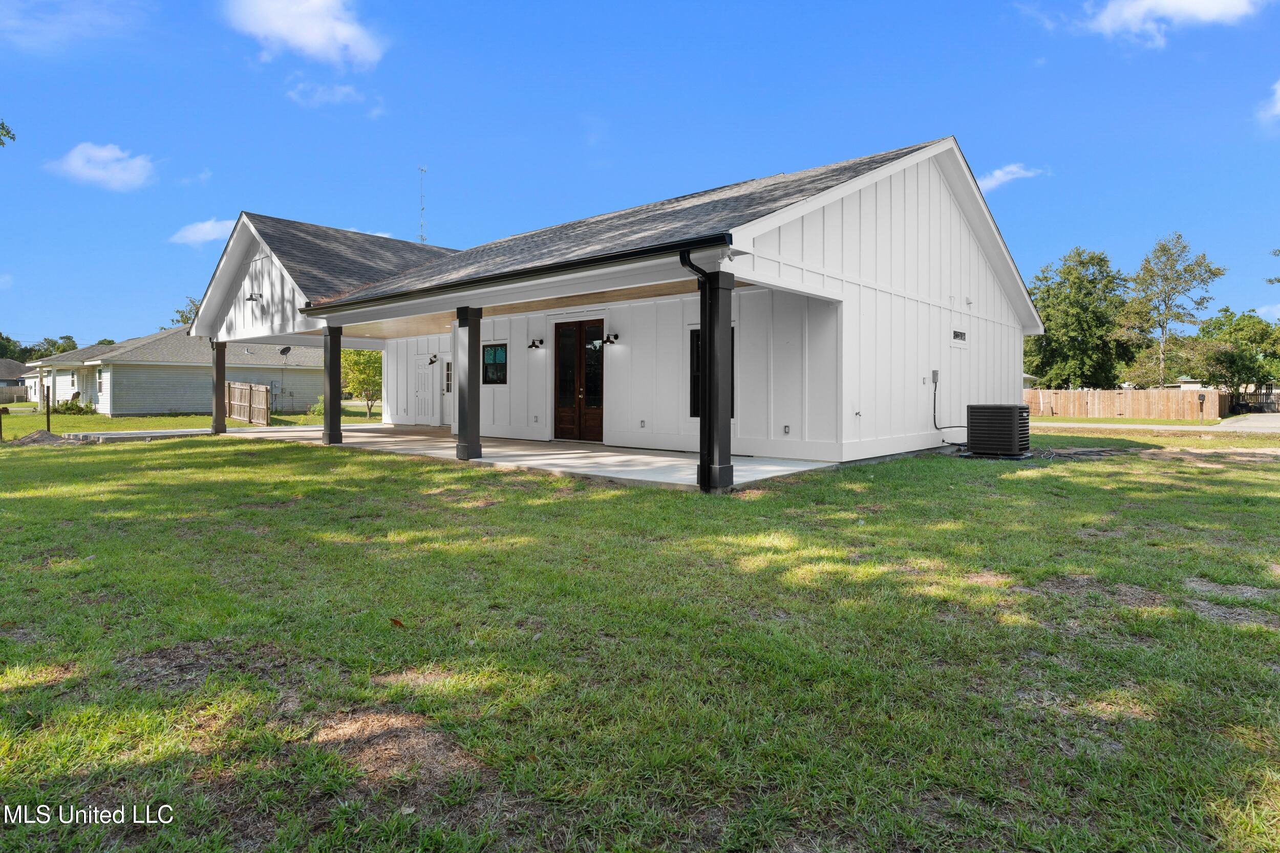 832 Combel Street Property Photo 43