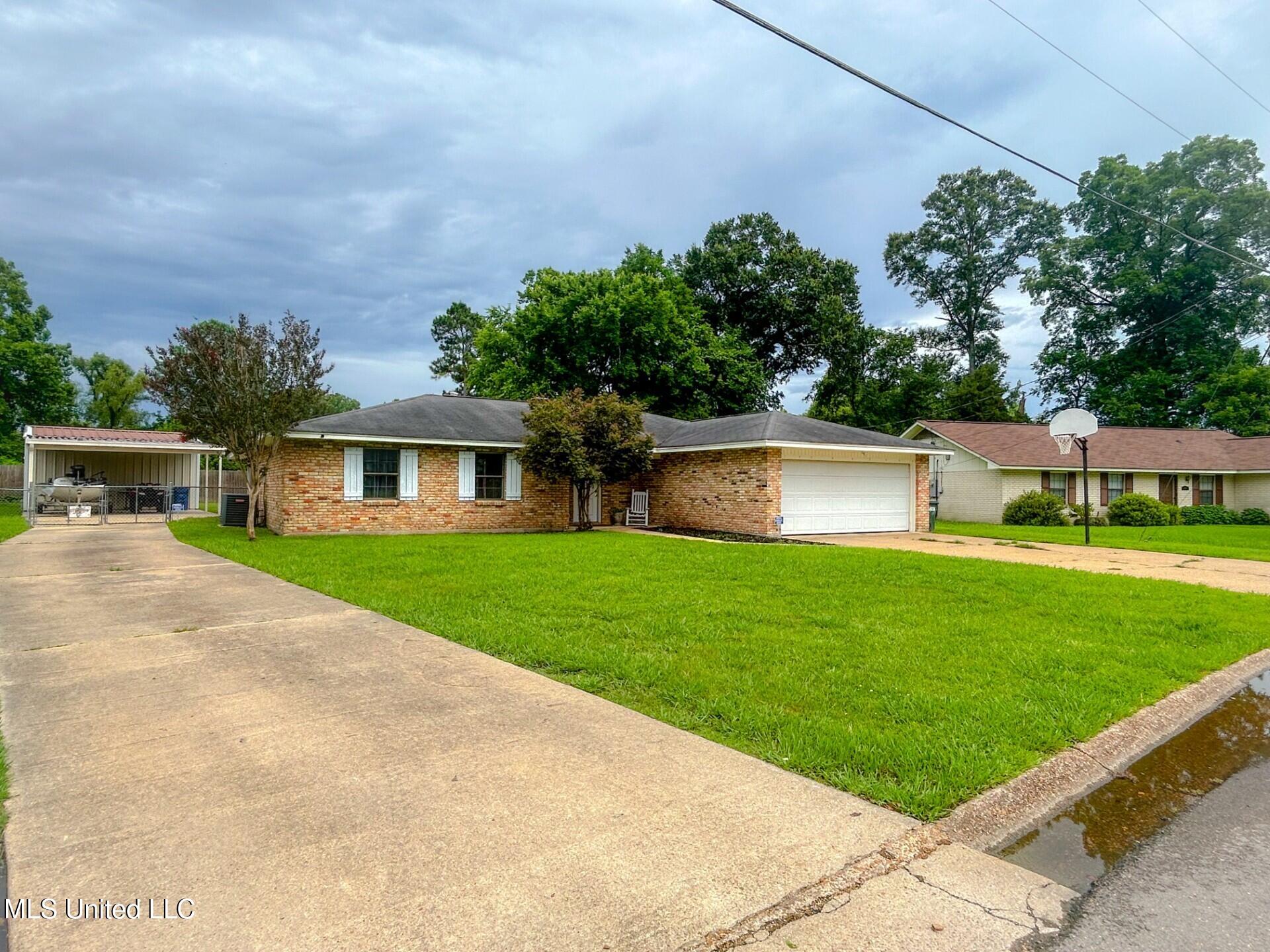 209 Margaret Avenue Property Photo 2