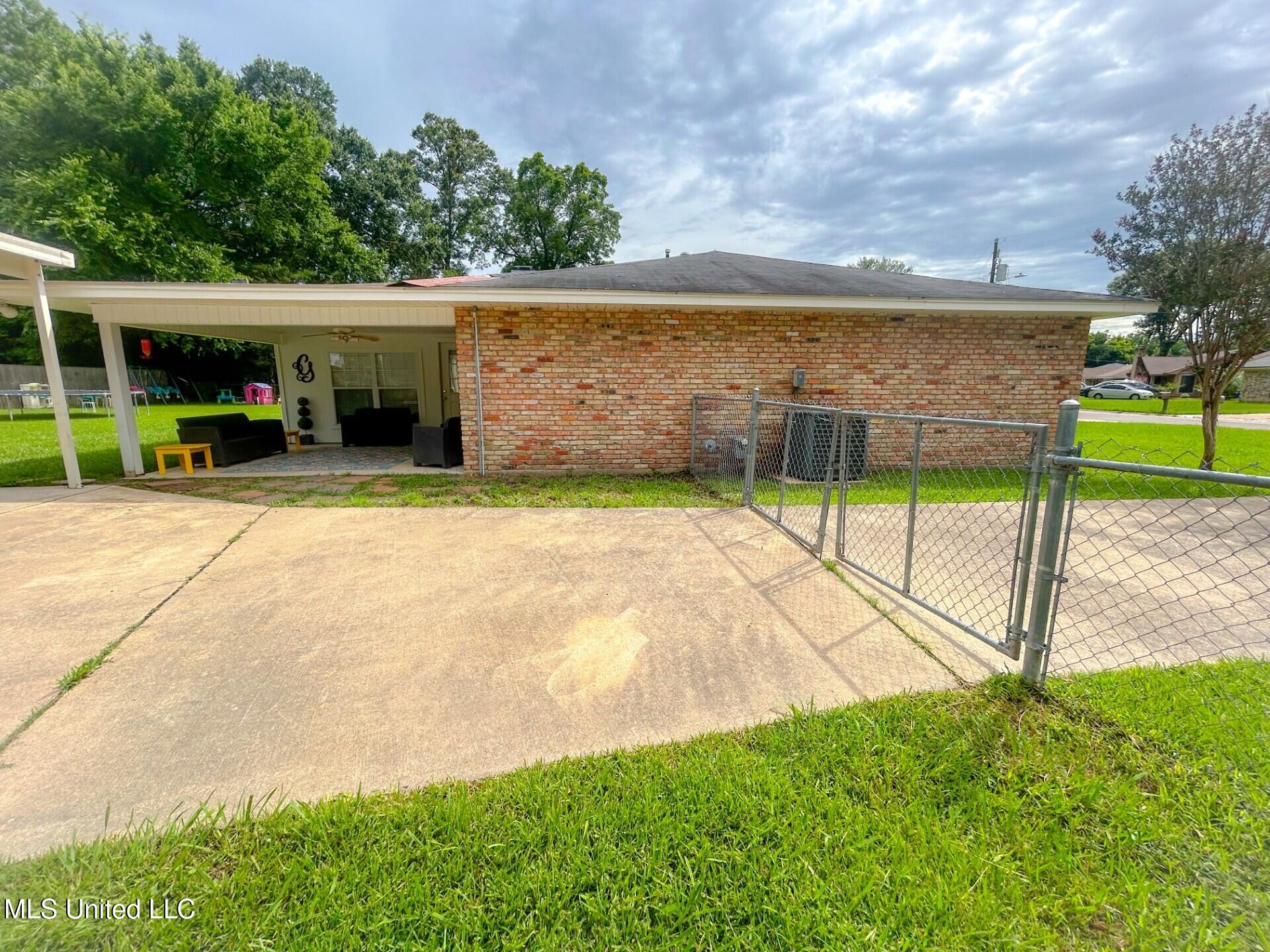 209 Margaret Avenue Property Photo 4