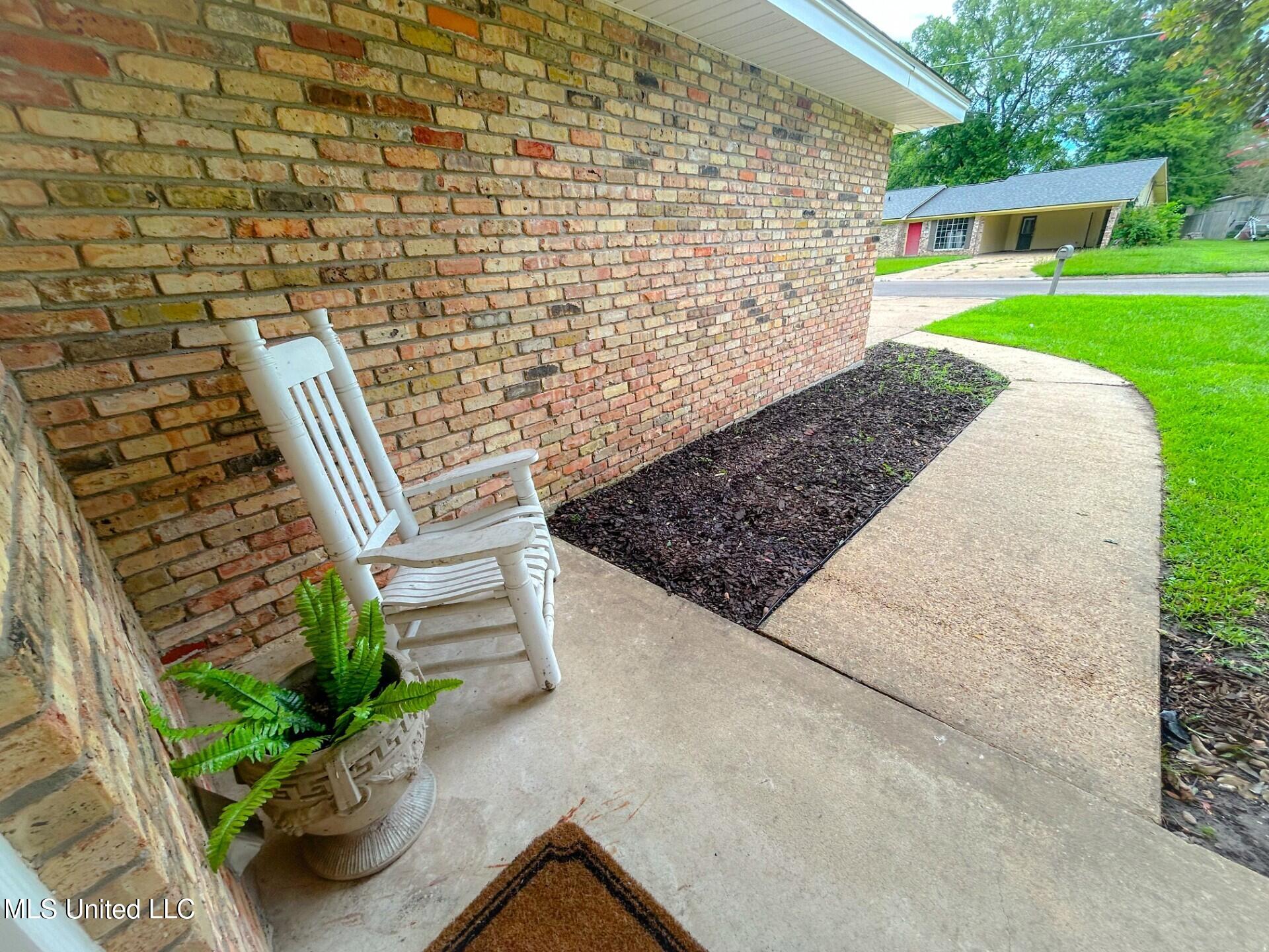 209 Margaret Avenue Property Photo 4