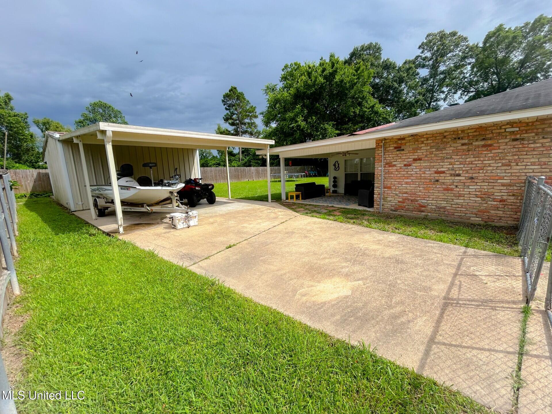 209 Margaret Avenue Property Photo 5