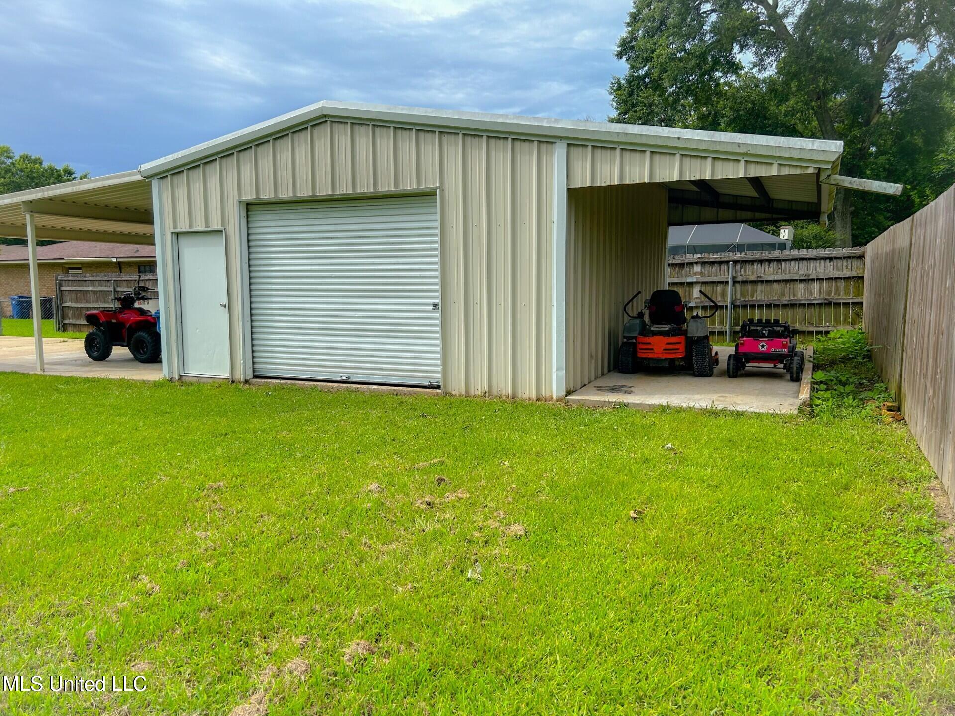 209 Margaret Avenue Property Photo 9