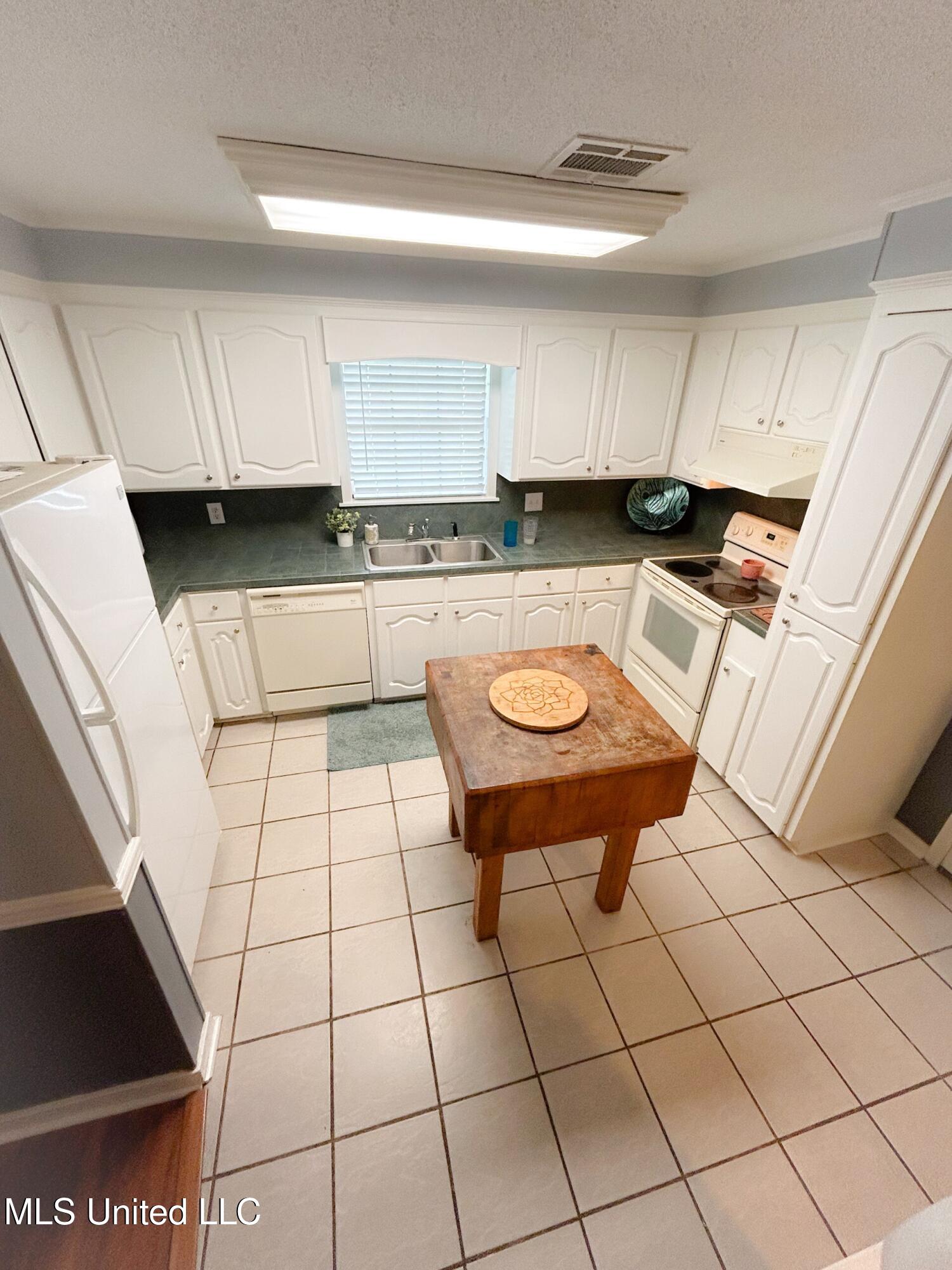 209 Margaret Avenue Property Photo 14