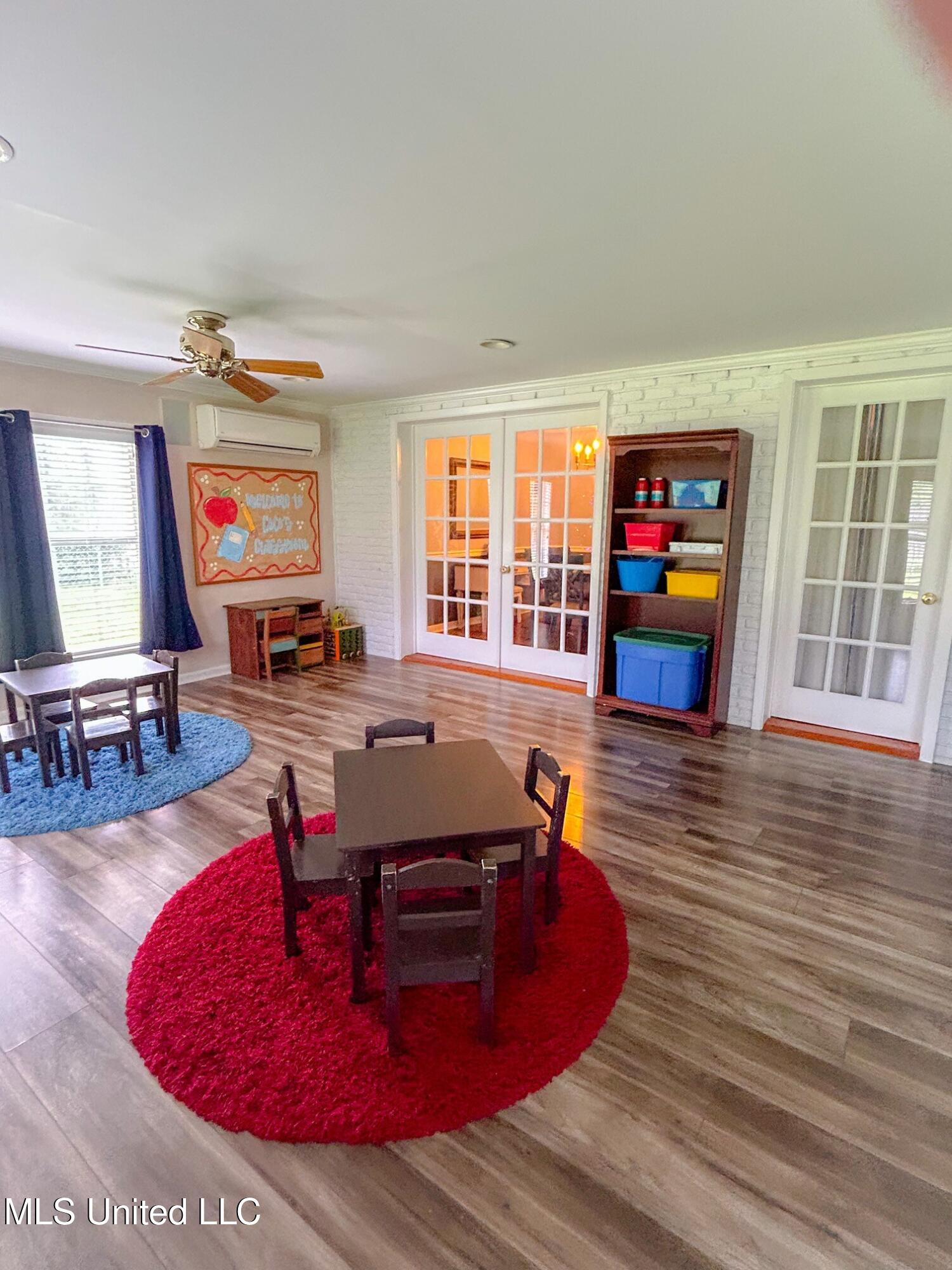 209 Margaret Avenue Property Photo 33