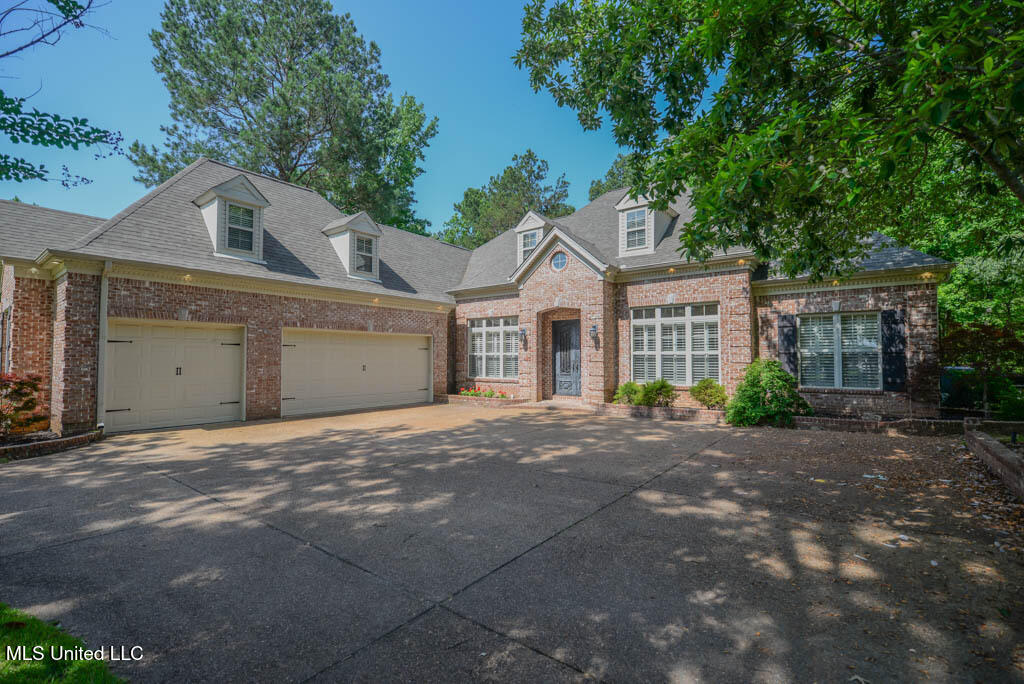 6235 Autumn Oaks Drive Property Photo 1