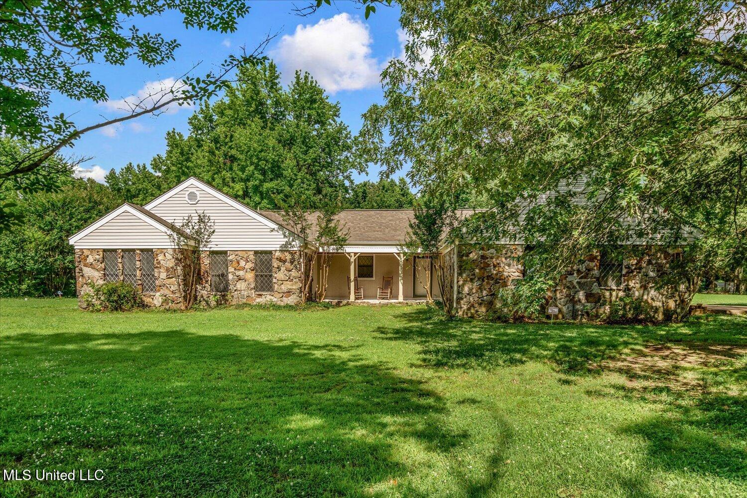 4210 Red Oaks Drive Property Photo 1