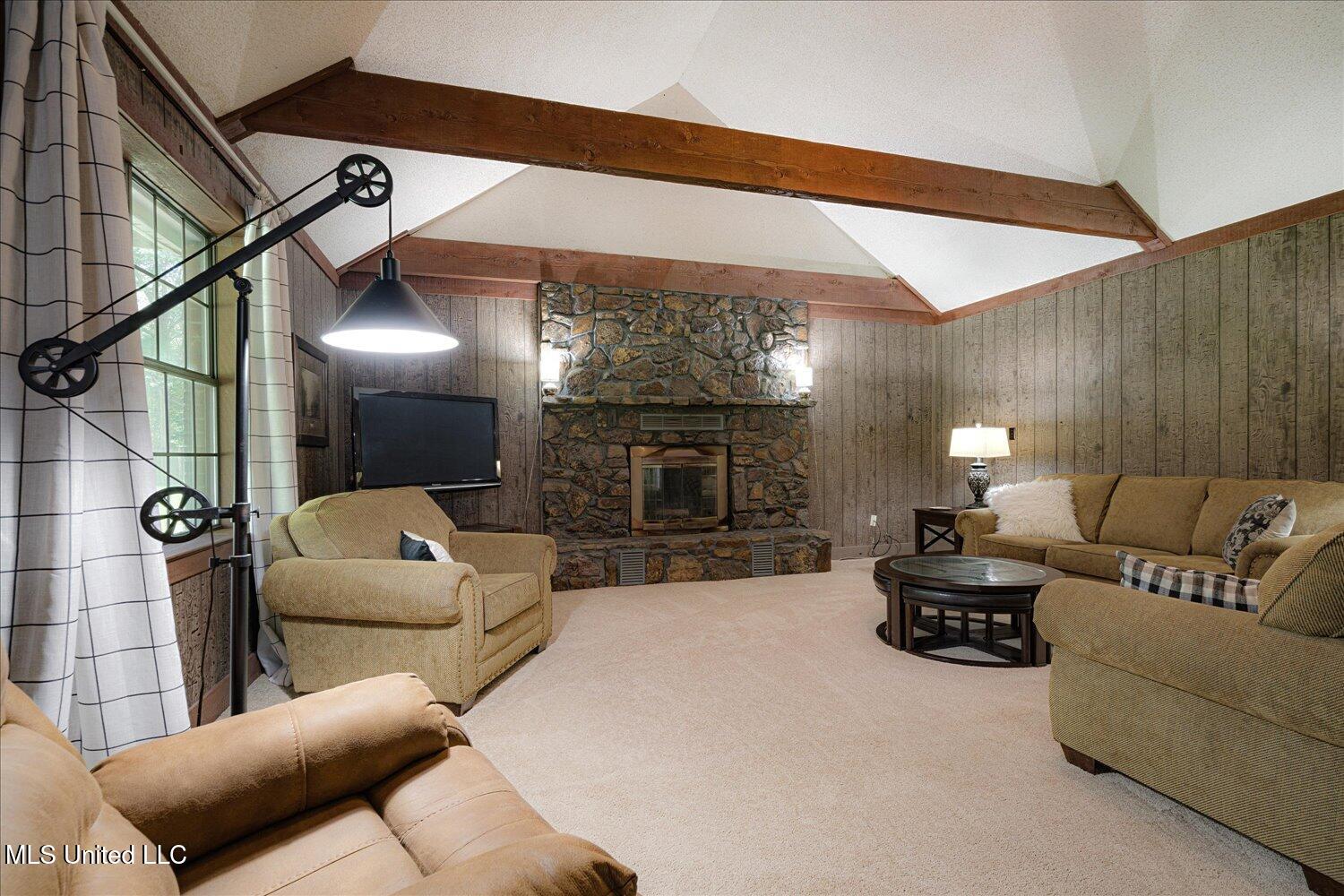 4210 Red Oaks Drive Property Photo 9