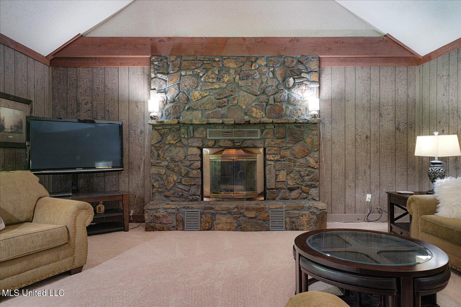 4210 Red Oaks Drive Property Photo 10