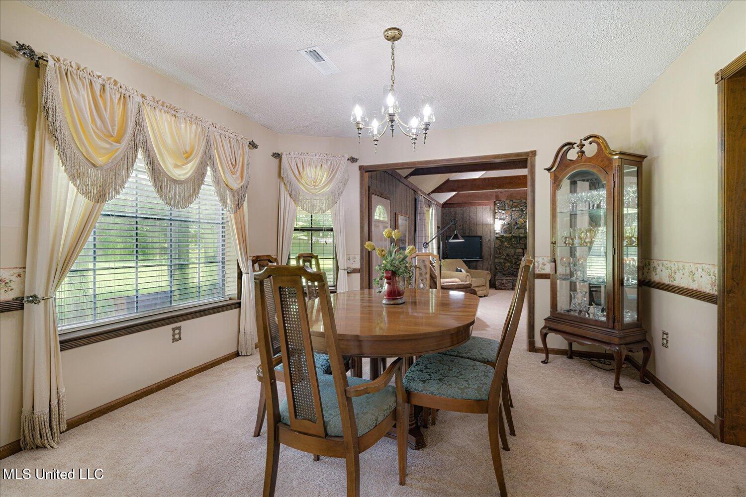 4210 Red Oaks Drive Property Photo 11