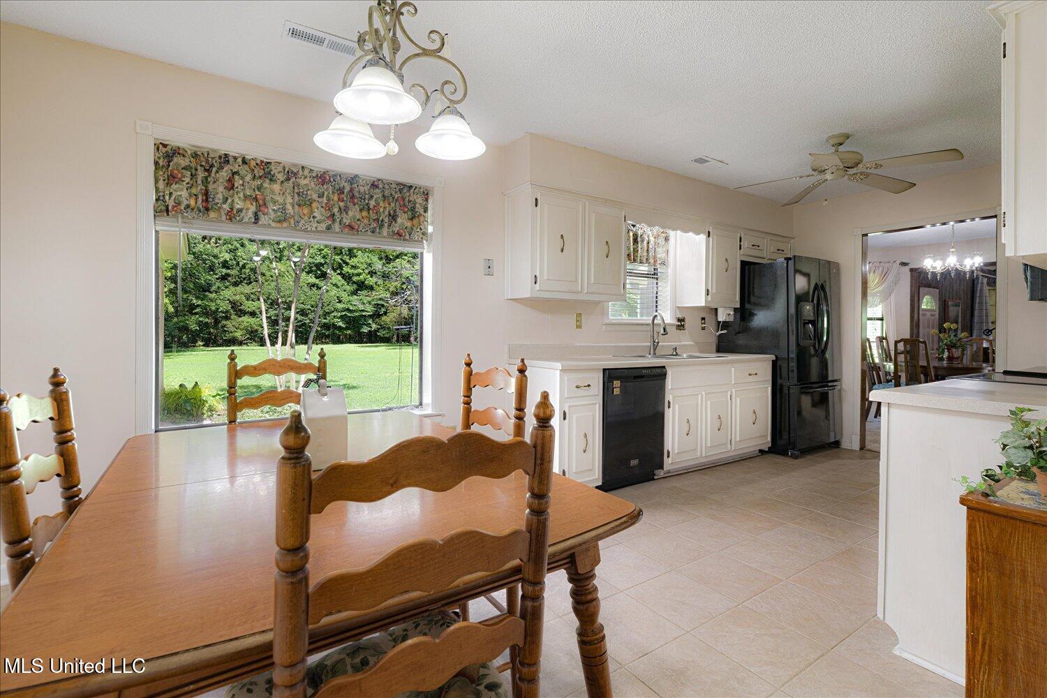 4210 Red Oaks Drive Property Photo 15