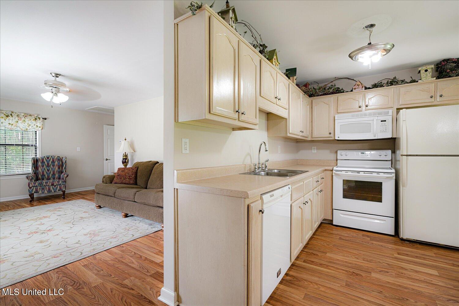 4210 Red Oaks Drive Property Photo 16