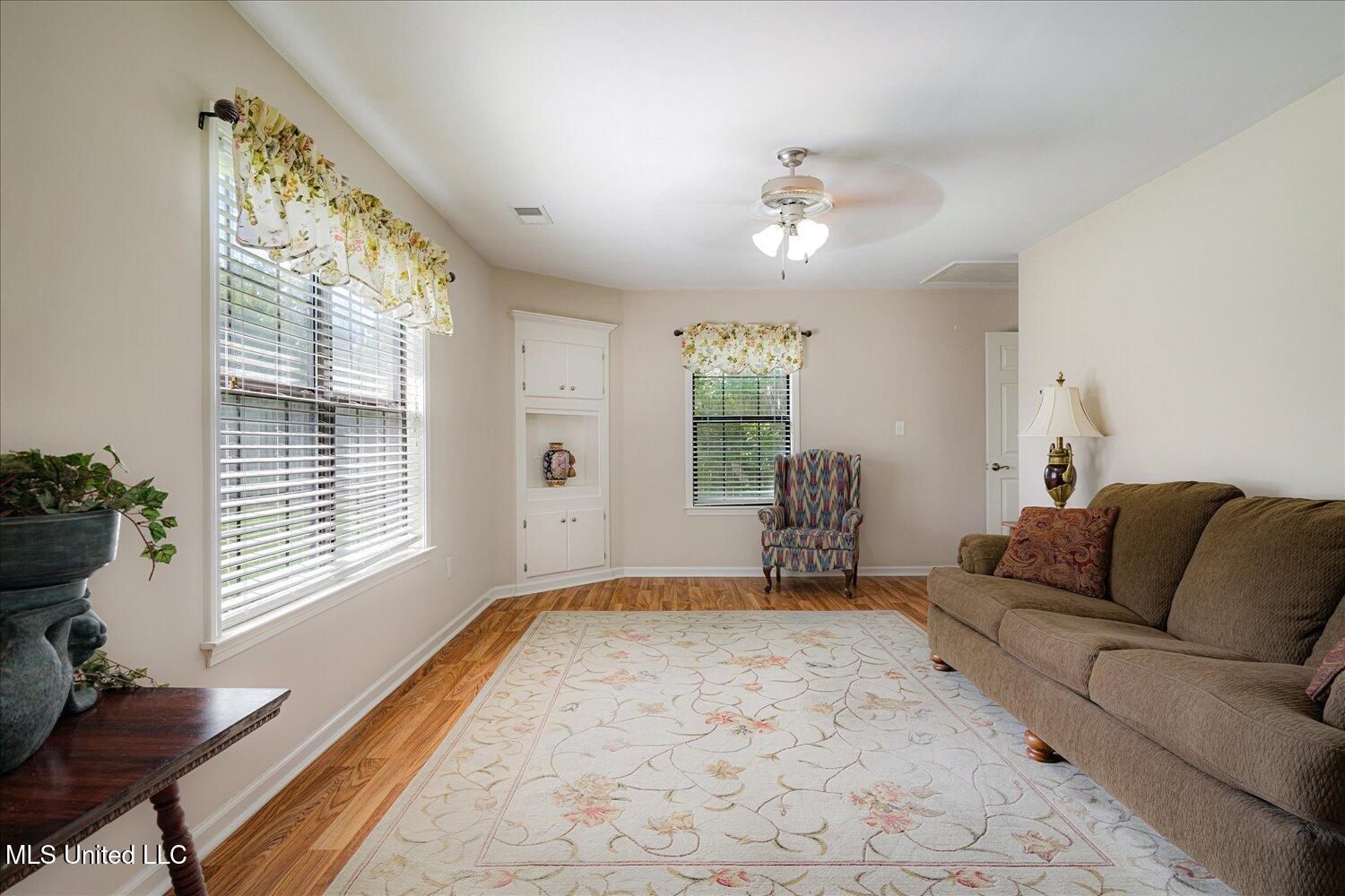 4210 Red Oaks Drive Property Photo 19