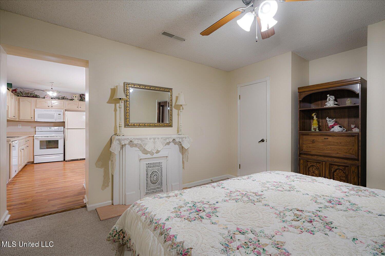 4210 Red Oaks Drive Property Photo 22