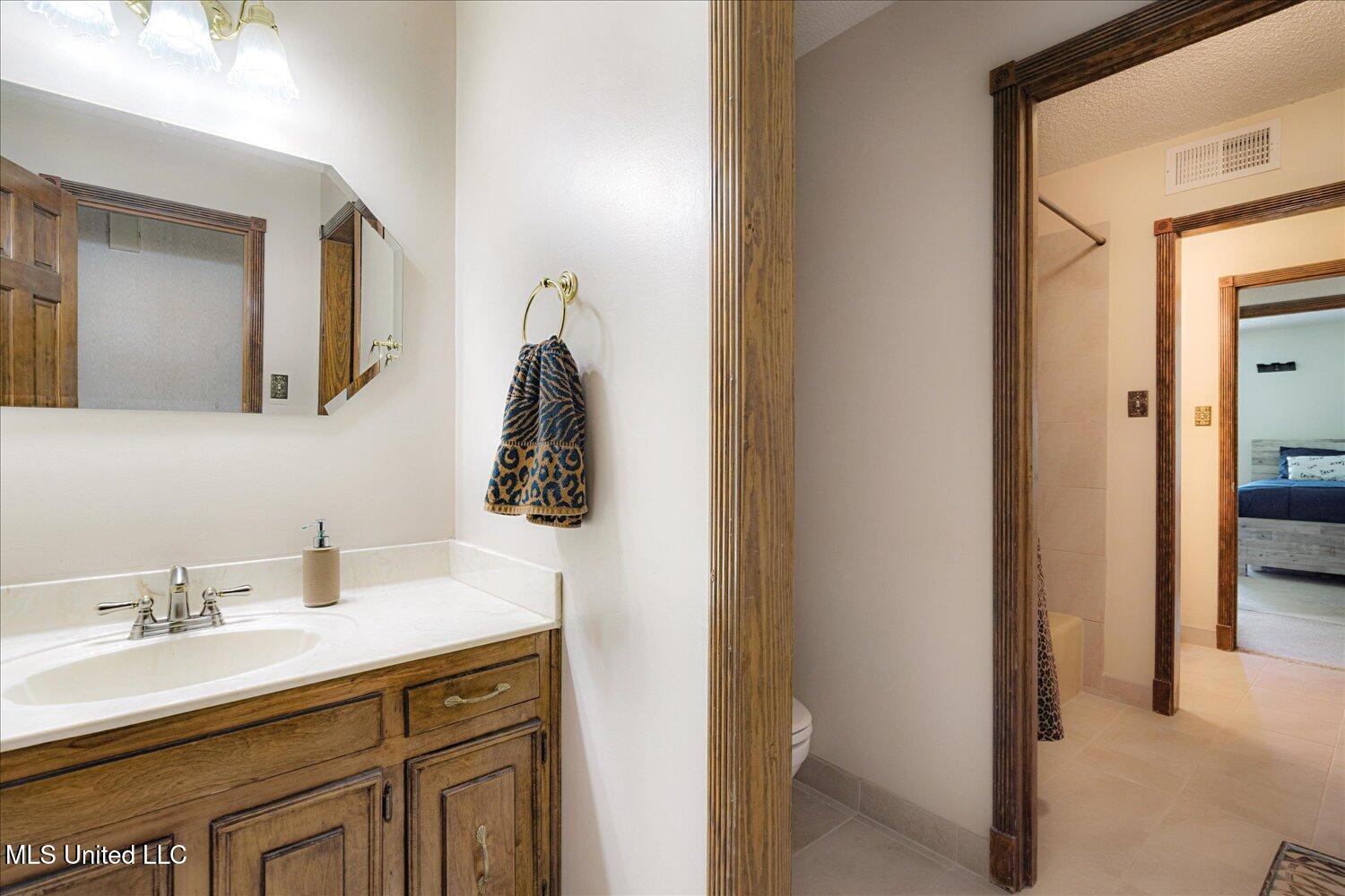 4210 Red Oaks Drive Property Photo 27