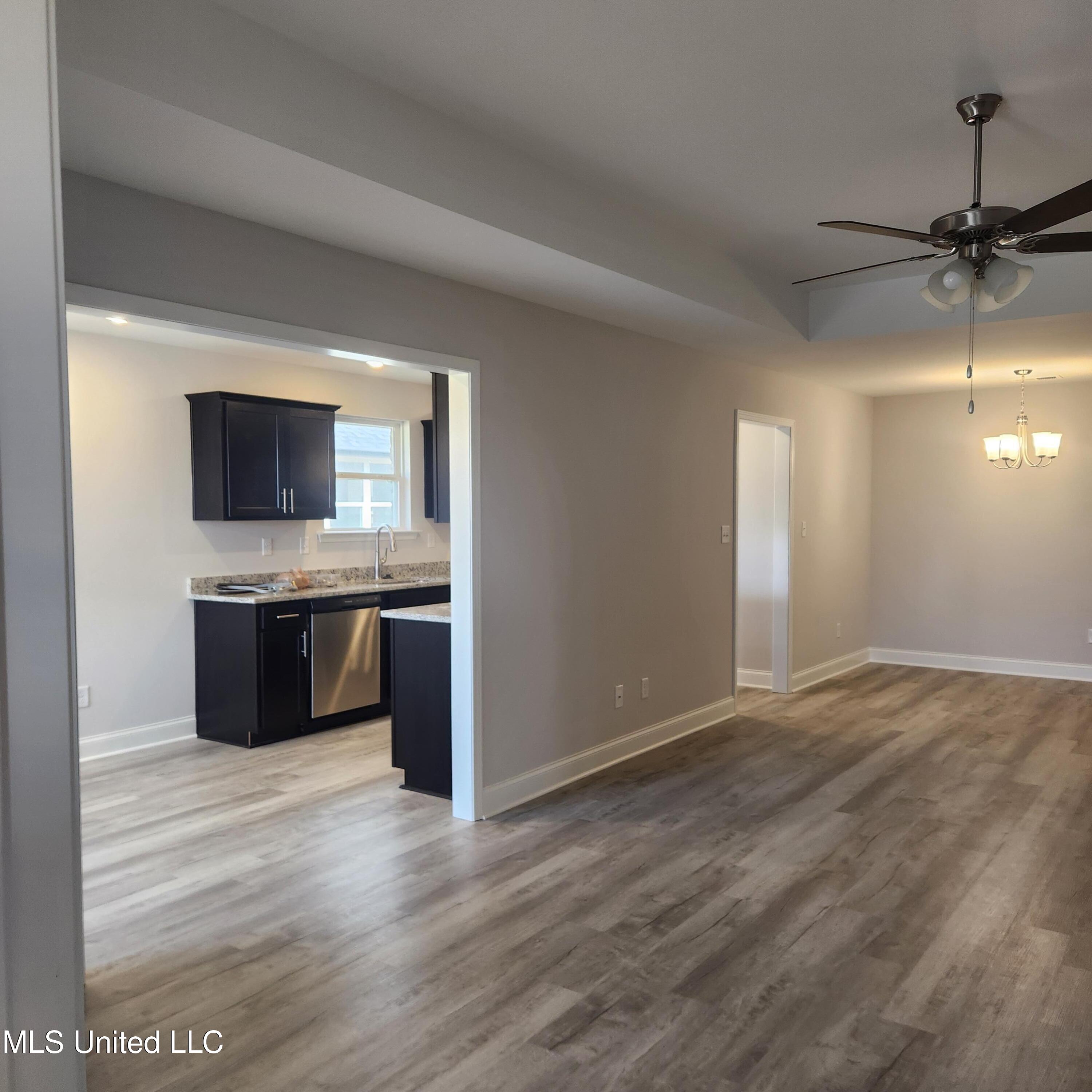 7881 Gardendale Drive Property Photo 23