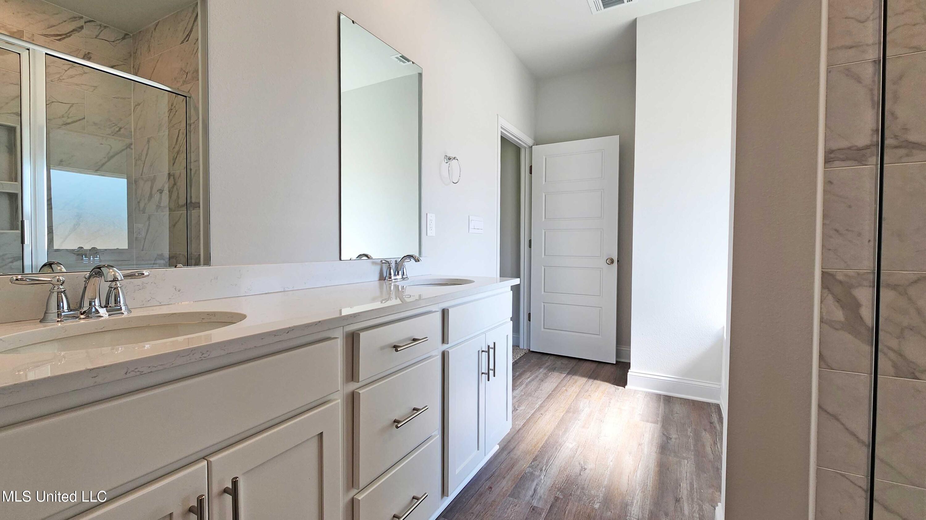 16047 Blue Ridge Drive Property Photo 17