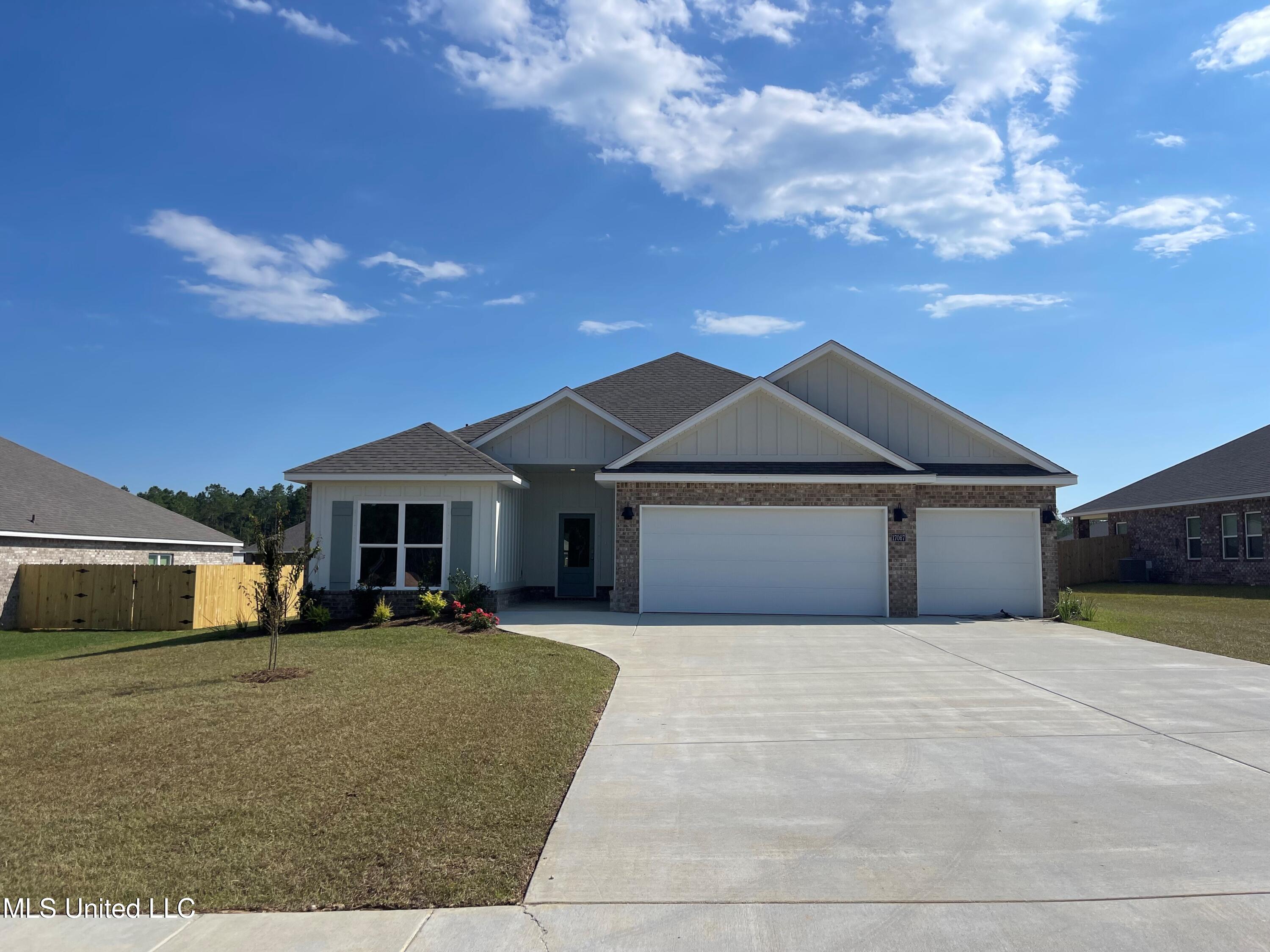 17067 River Hills Drive Property Photo 1