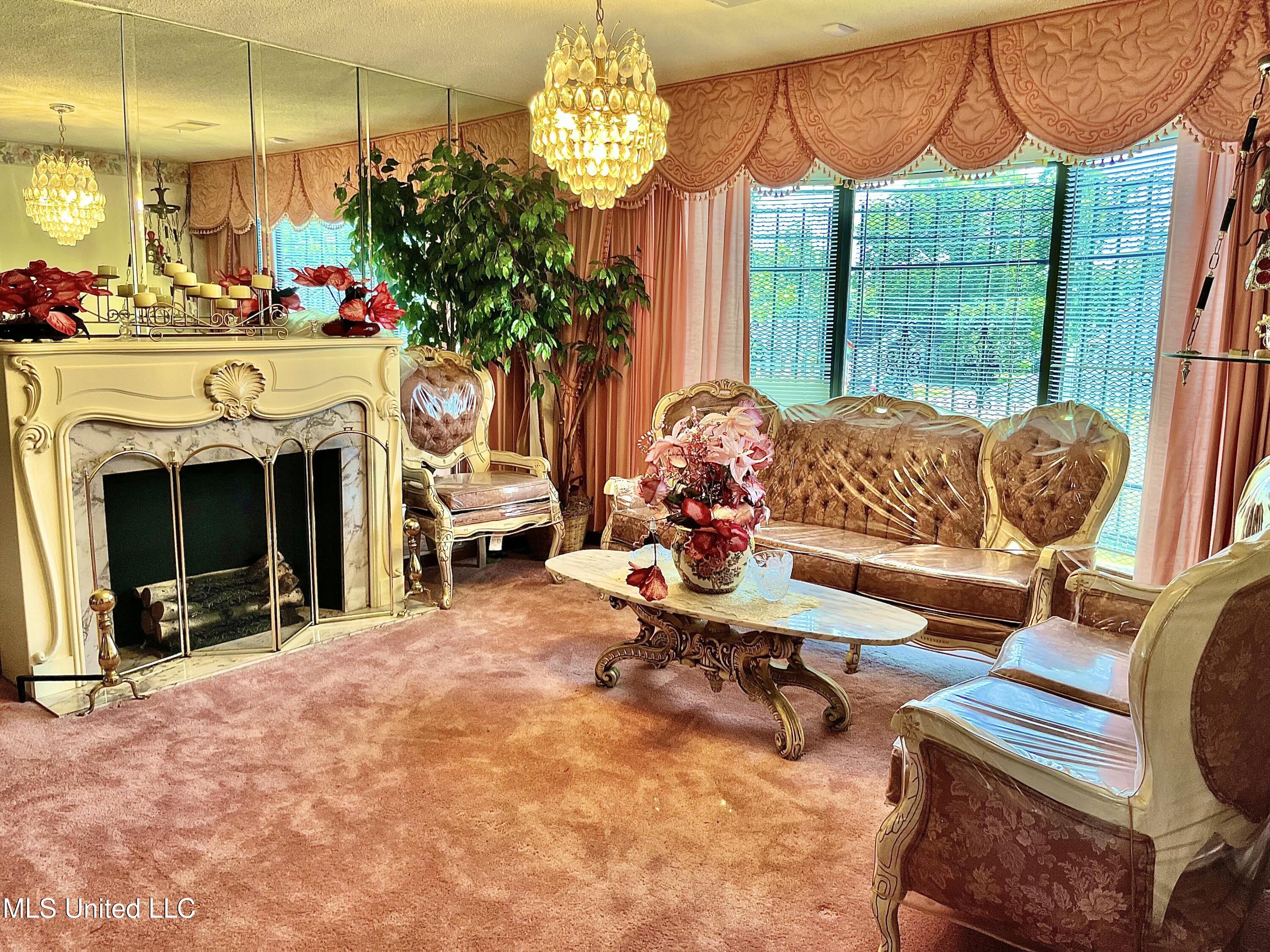 1335 Chestnut Street Property Photo 3