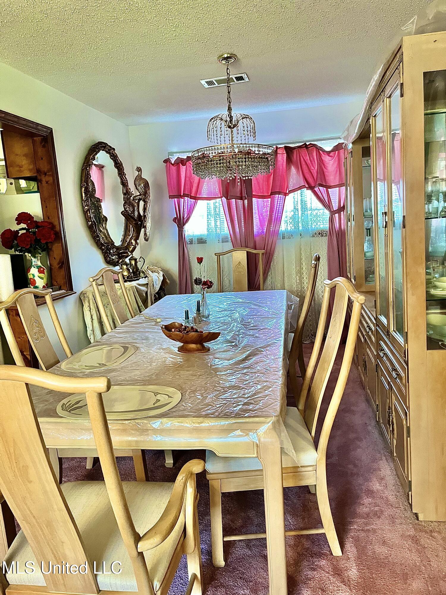 1335 Chestnut Street Property Photo 7